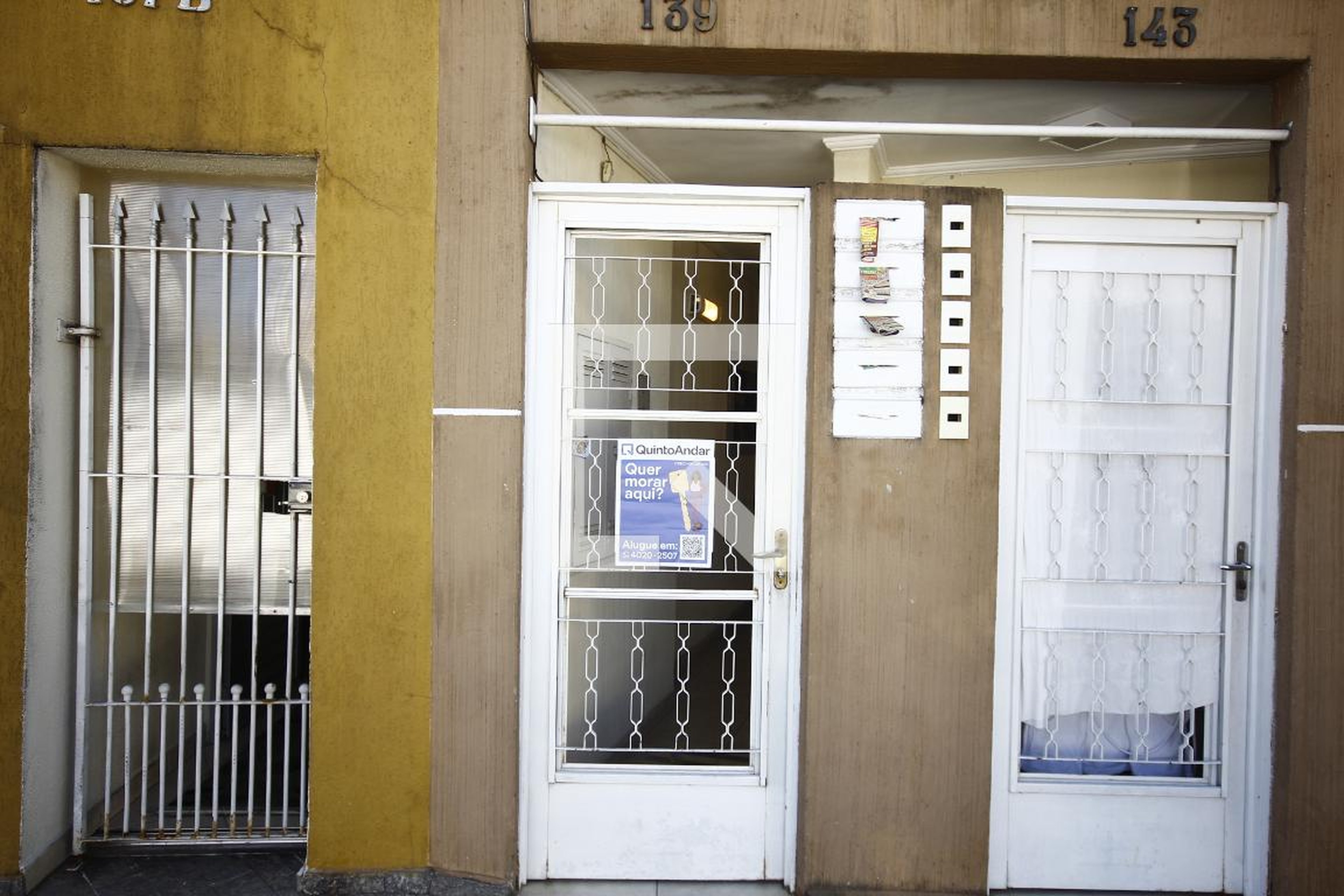 Fachada Condomínio em Rua Monteiro, 139