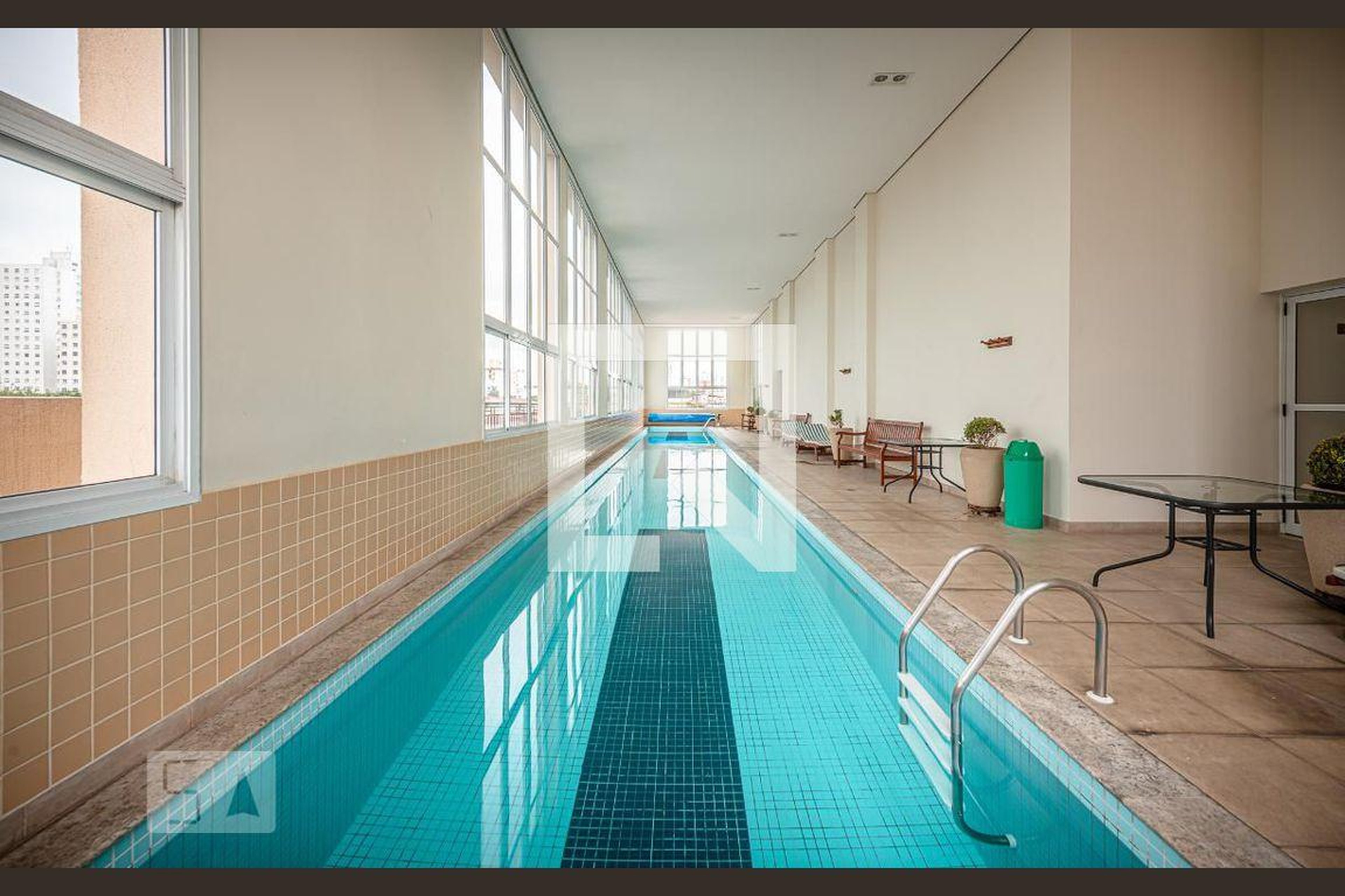 Piscina Coberta - Vila Ouro Verde