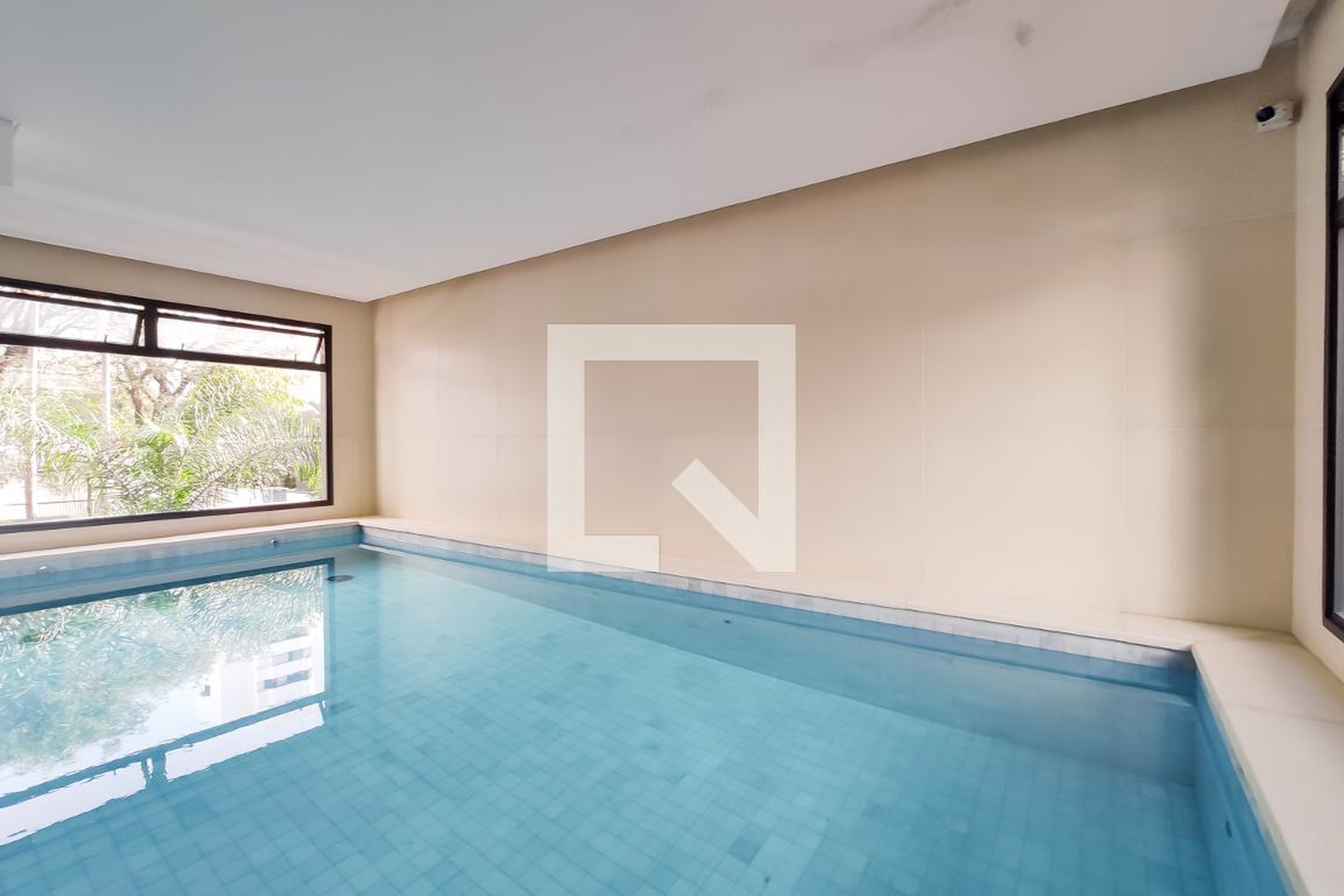 Piscina - Galeria Morais de Barros