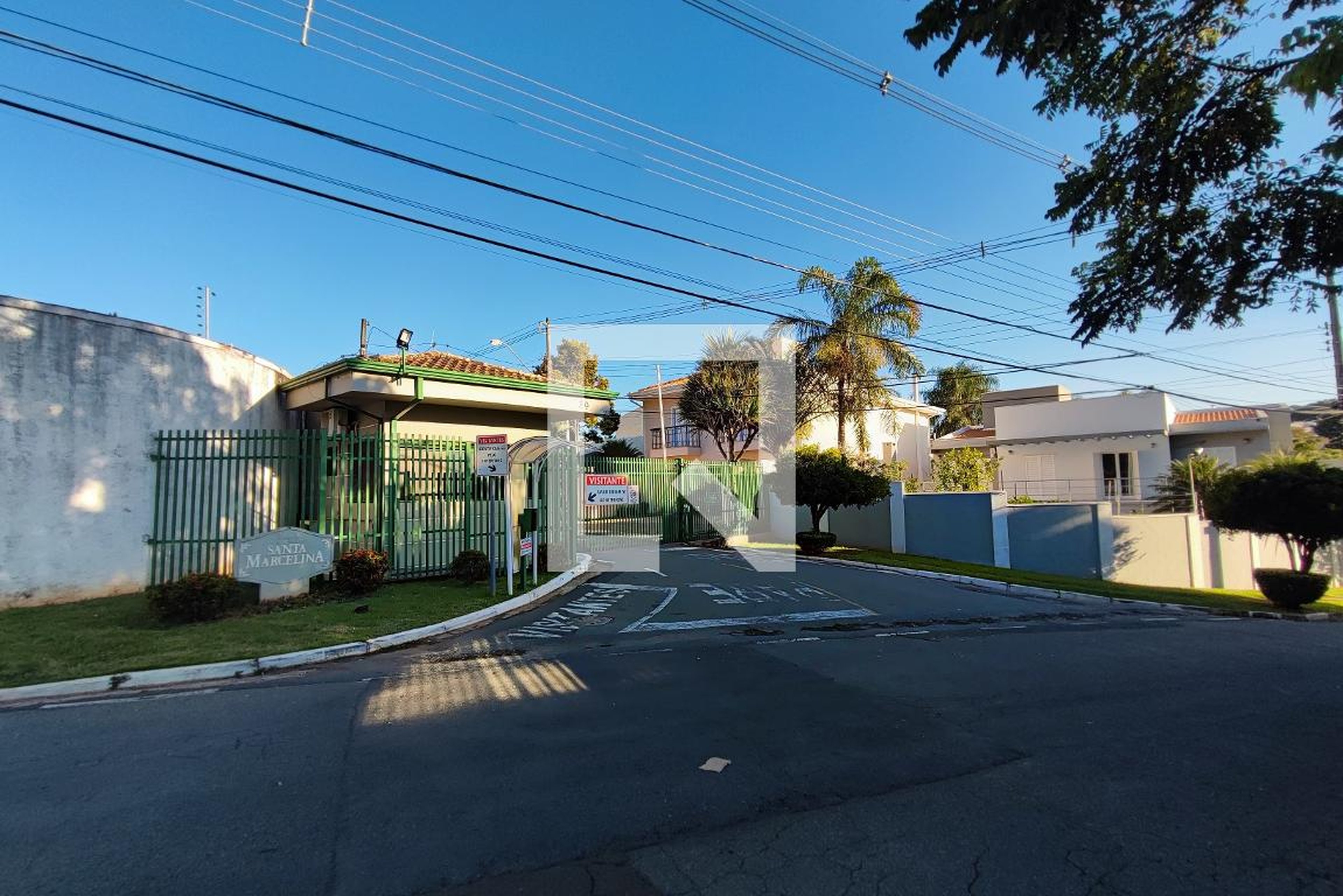 Fachada do Condomínio Condomínio em Rua Doutor Atilas Minardi, 30