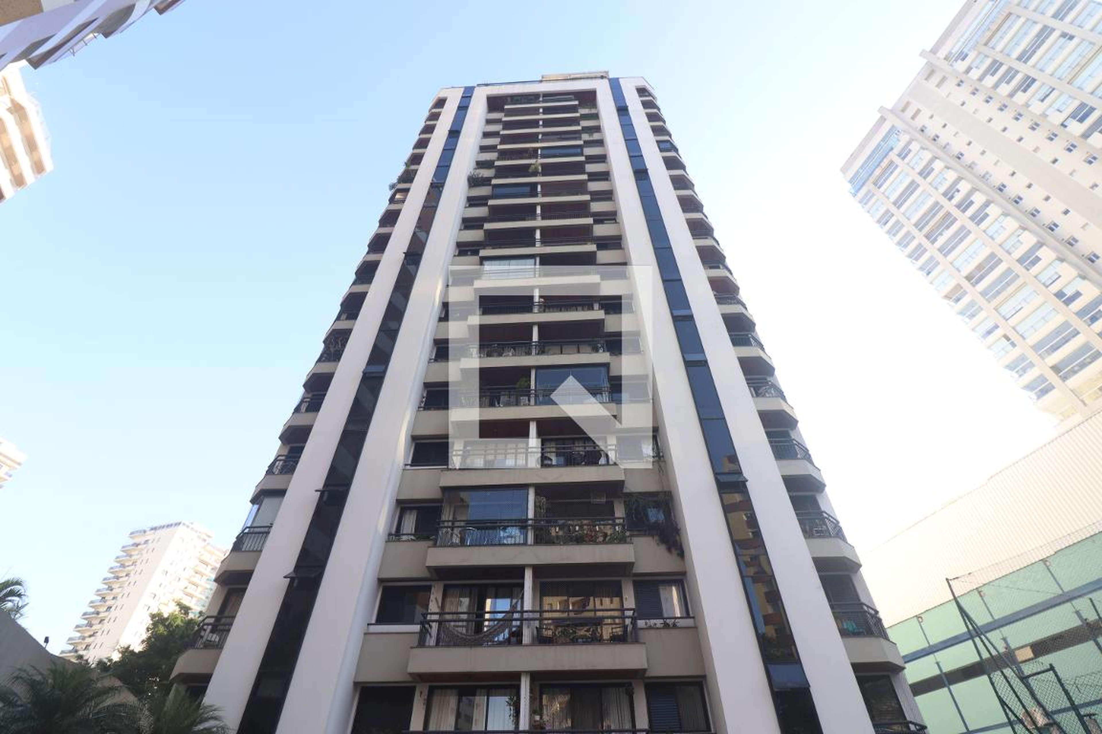 Fachada do condomínio Condomínio Santana Top Life