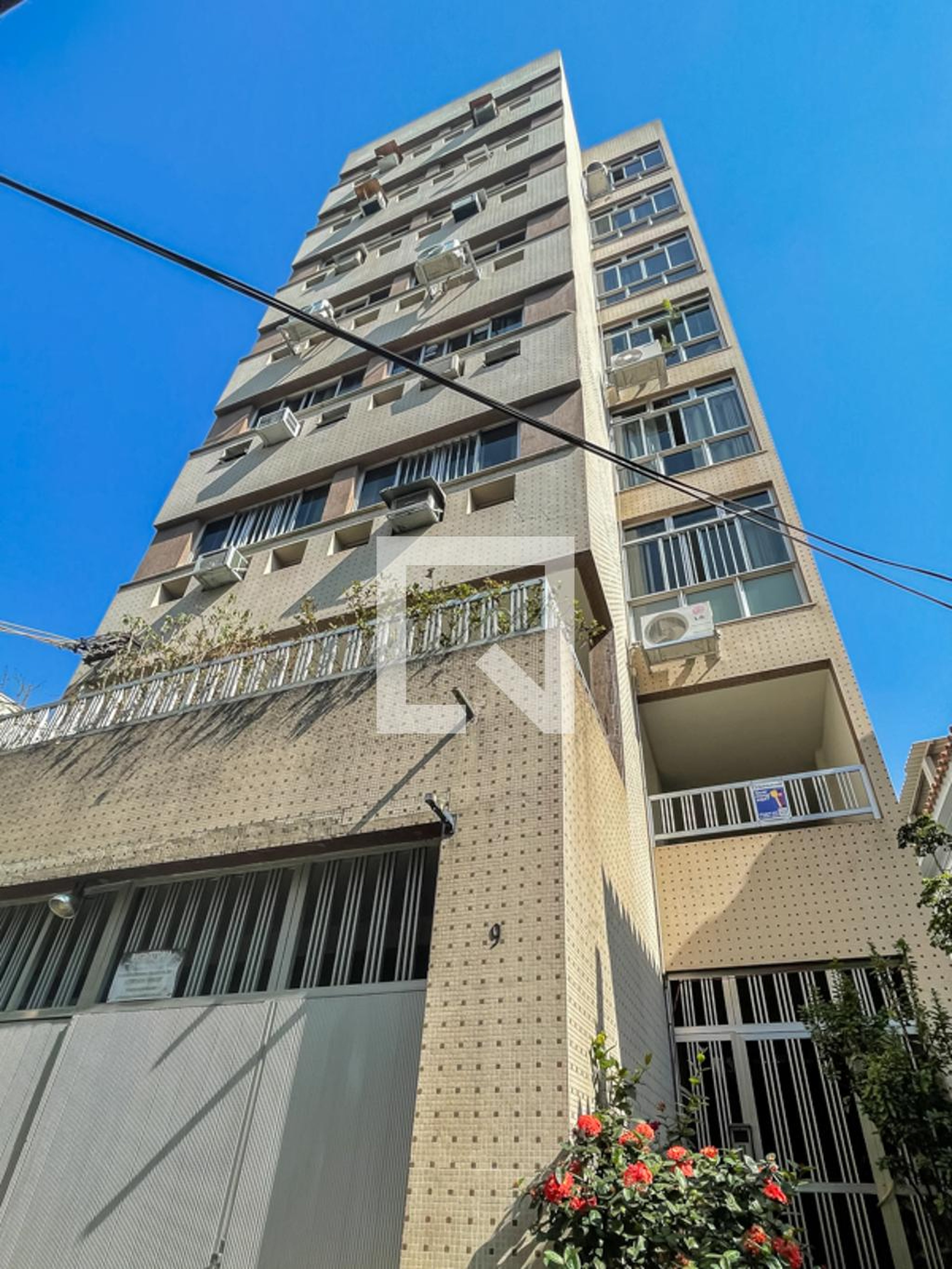 Fachada Condomínio em Rua Amaral, 9