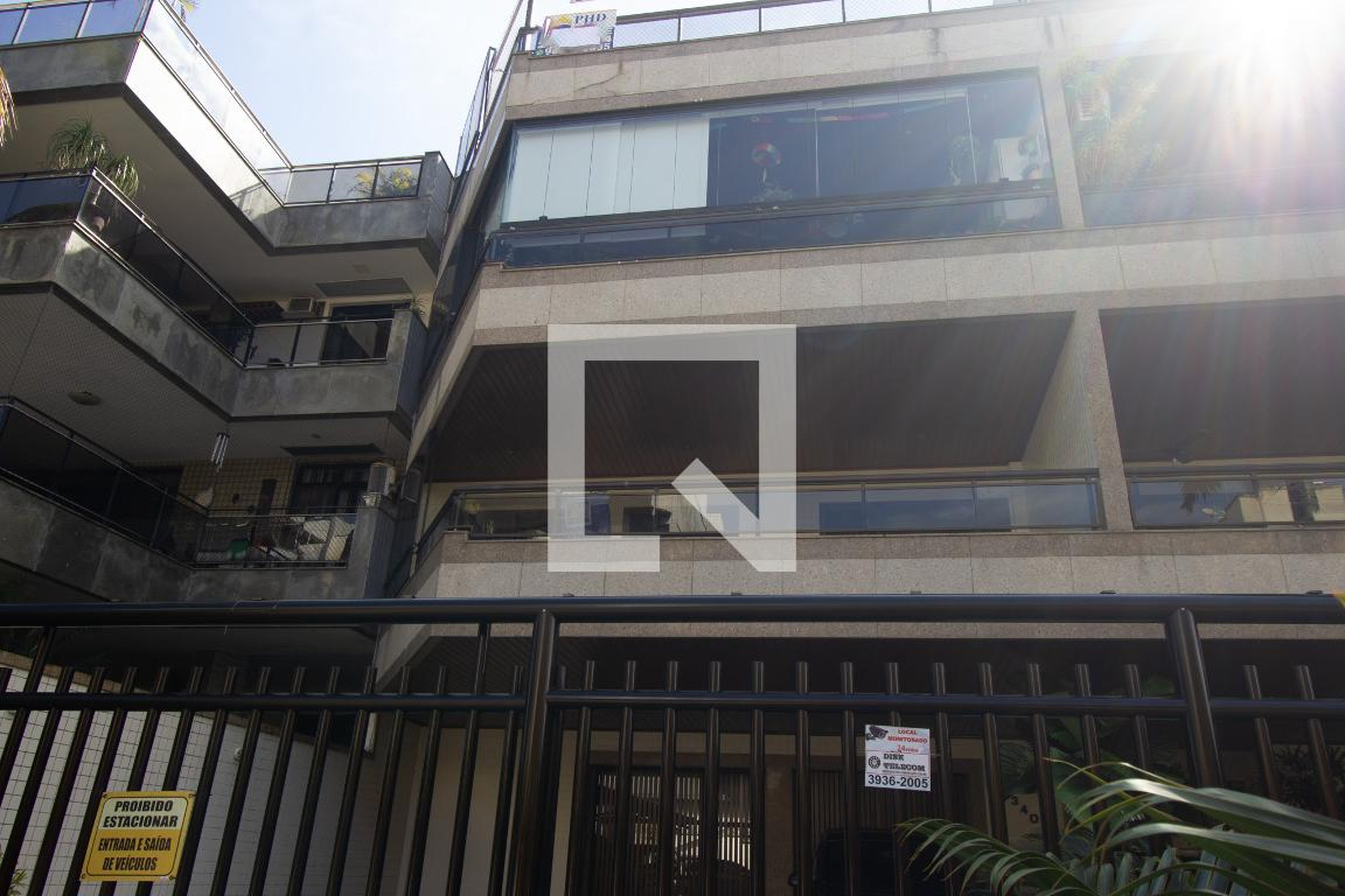 Fachada Condomínio em Rua Jorge Yunes, 340