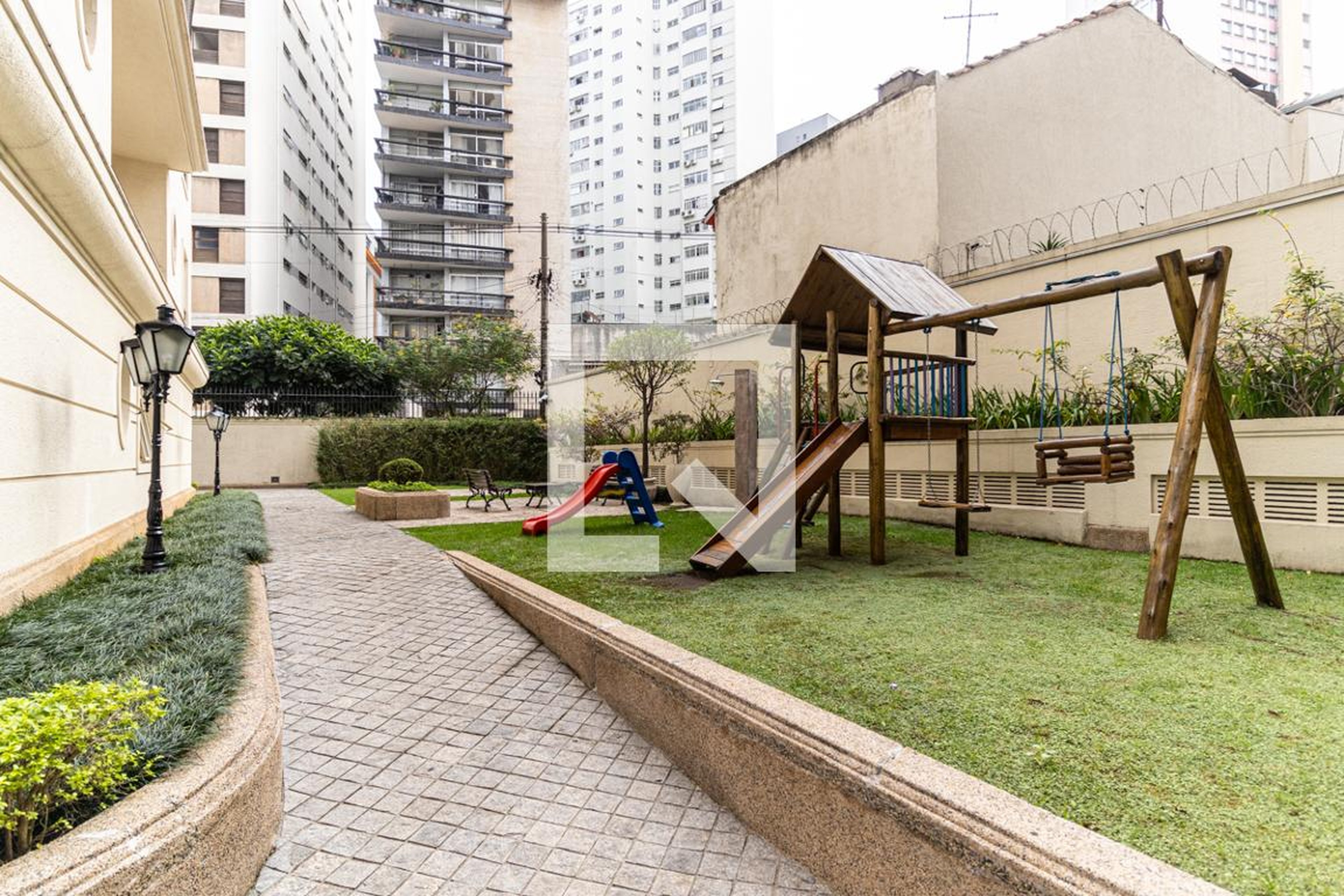 Playground - Luiz Nazareno Assumpção