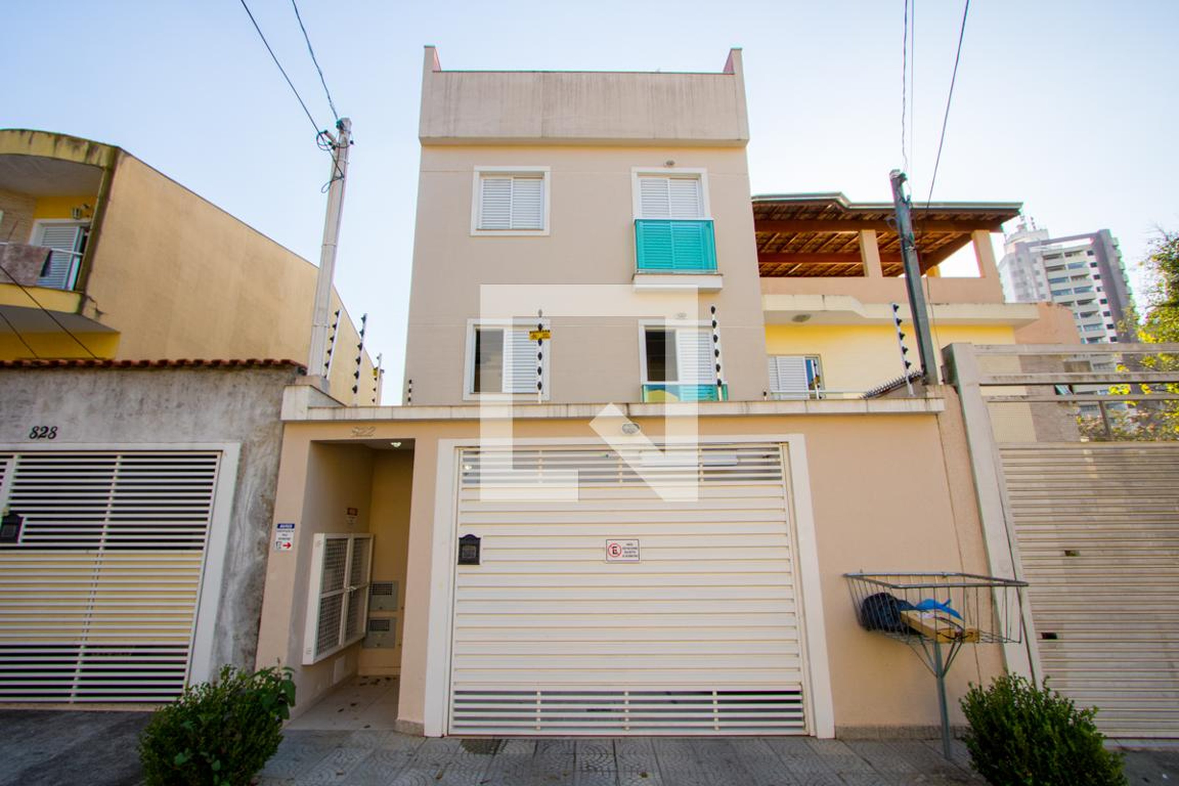 Fachada Condomínio em Rua Independência, 822