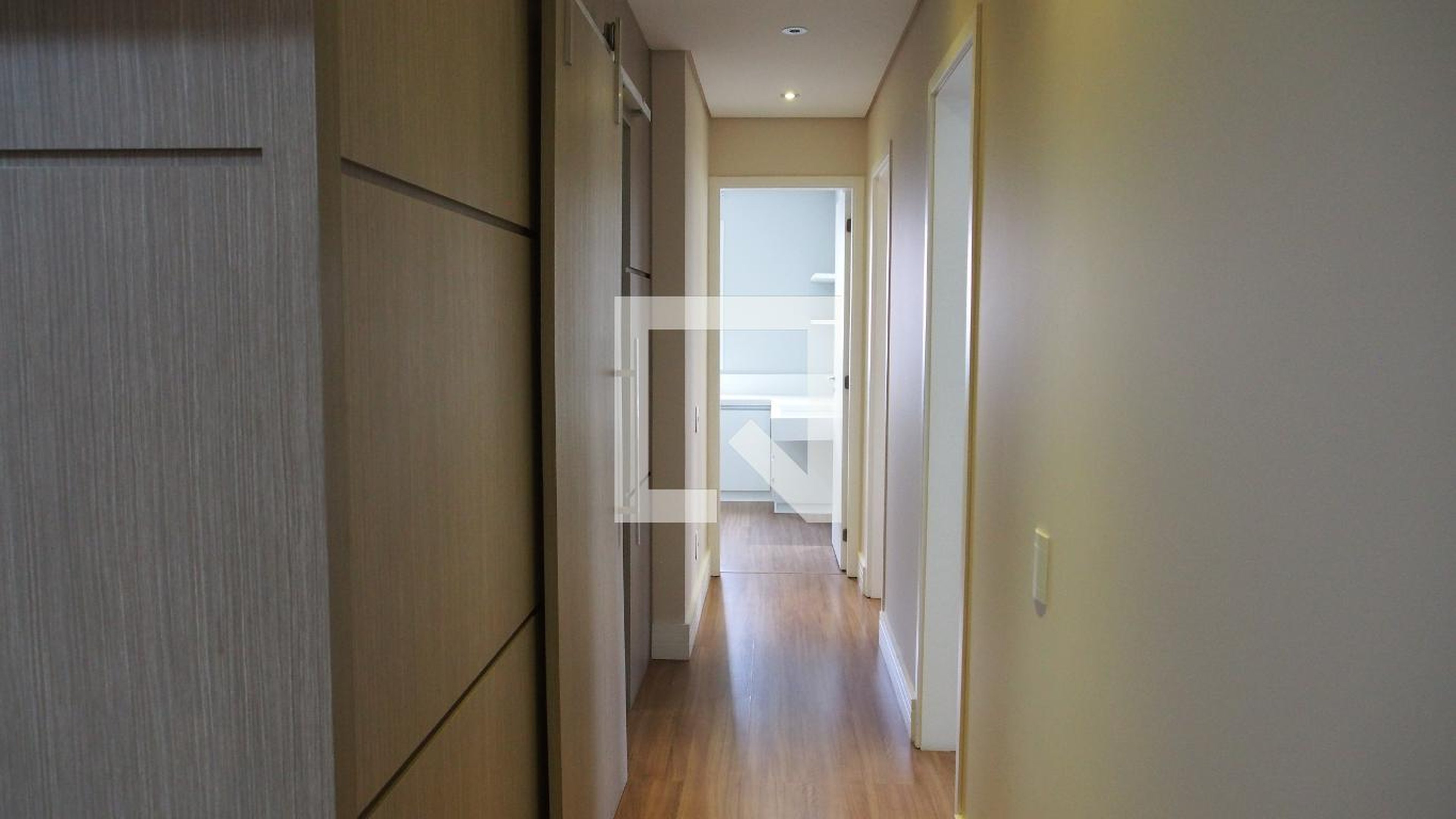 Hall Condomínio em Rua Chiara Lubich, 131