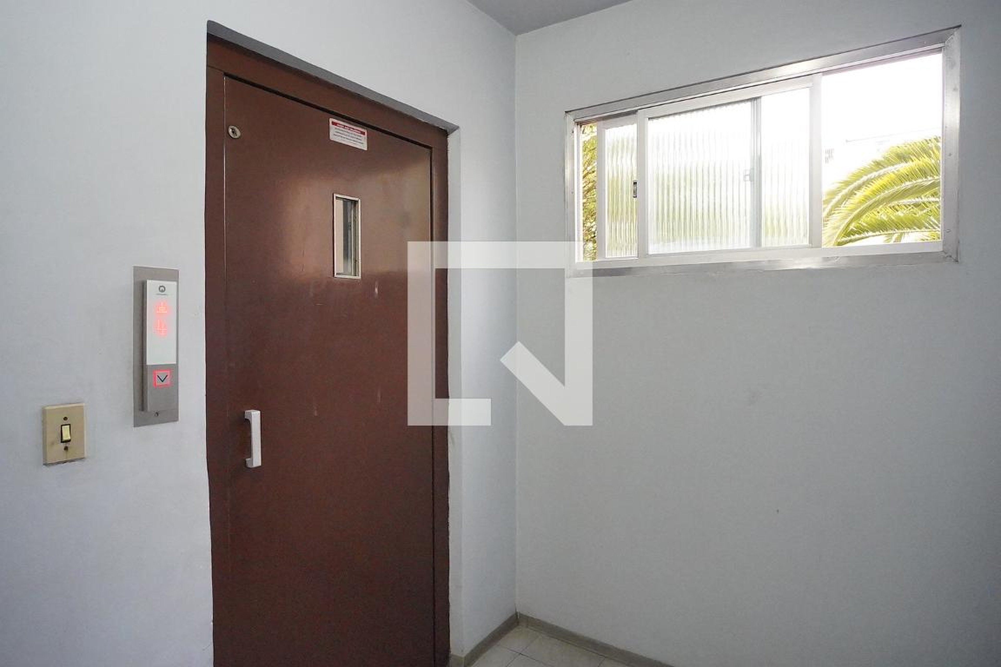 Elevador - Edifício Jacarandá II