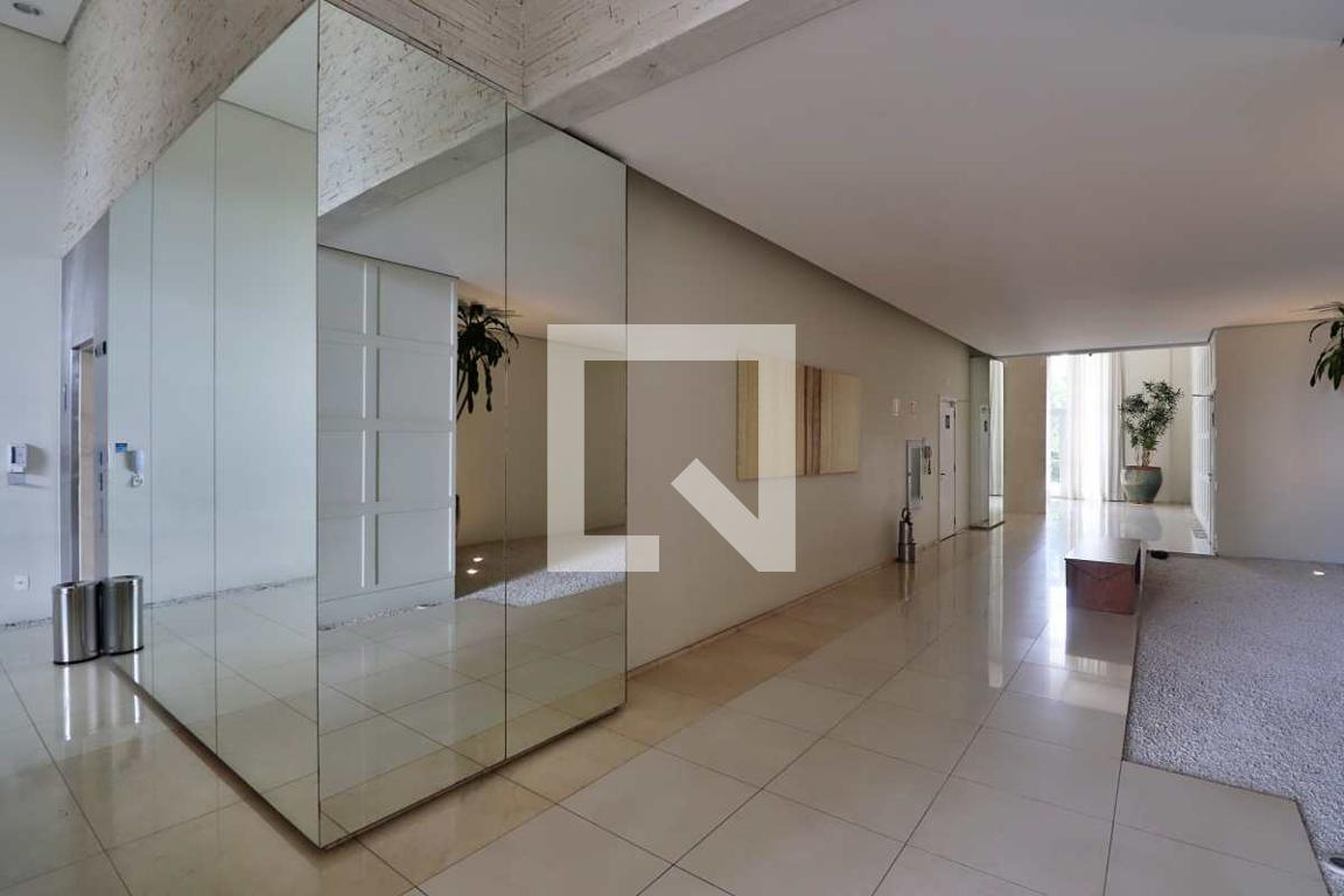 Hall - Ventura