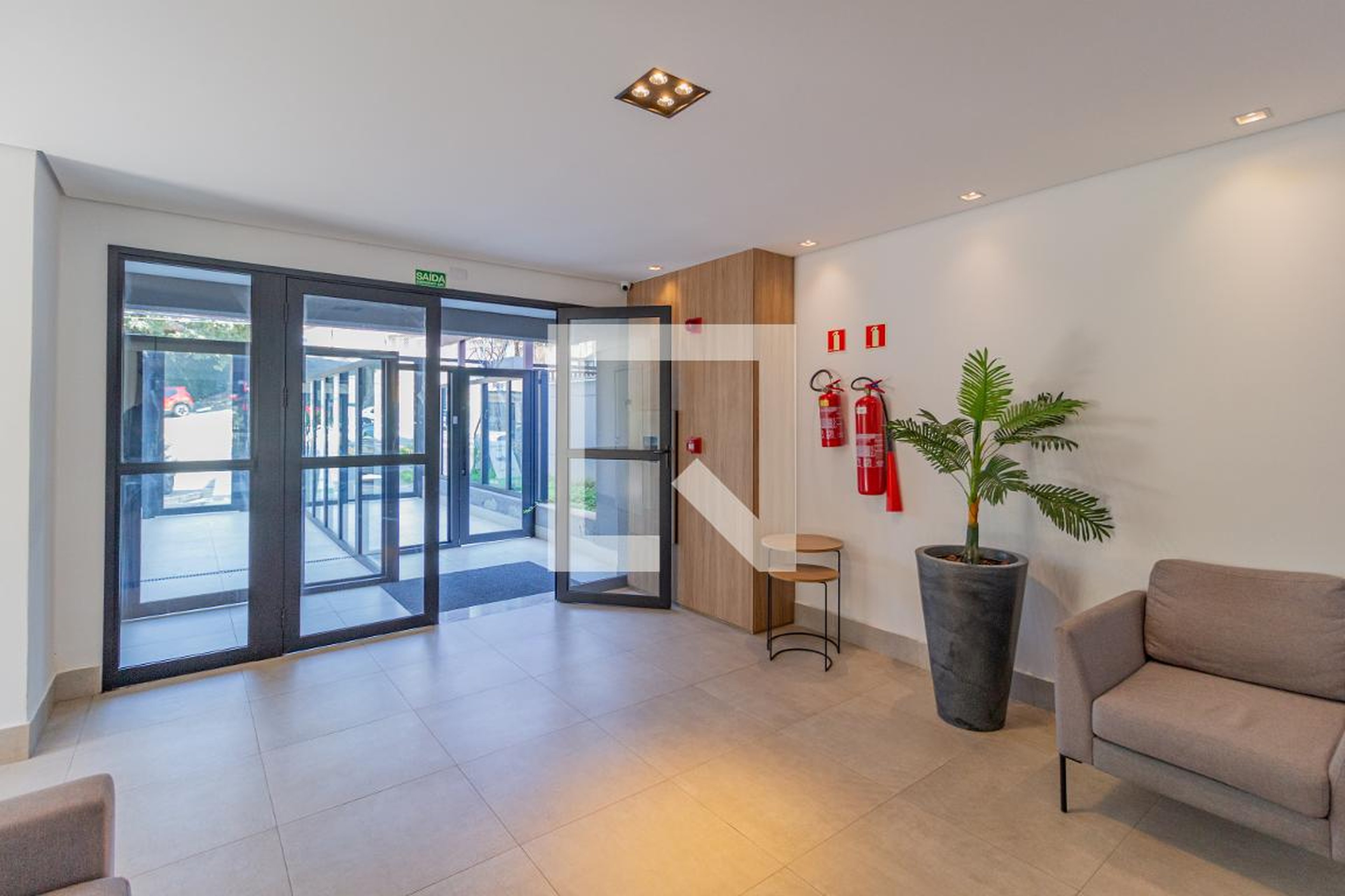 Hall de entrada Condomínio Smart 18