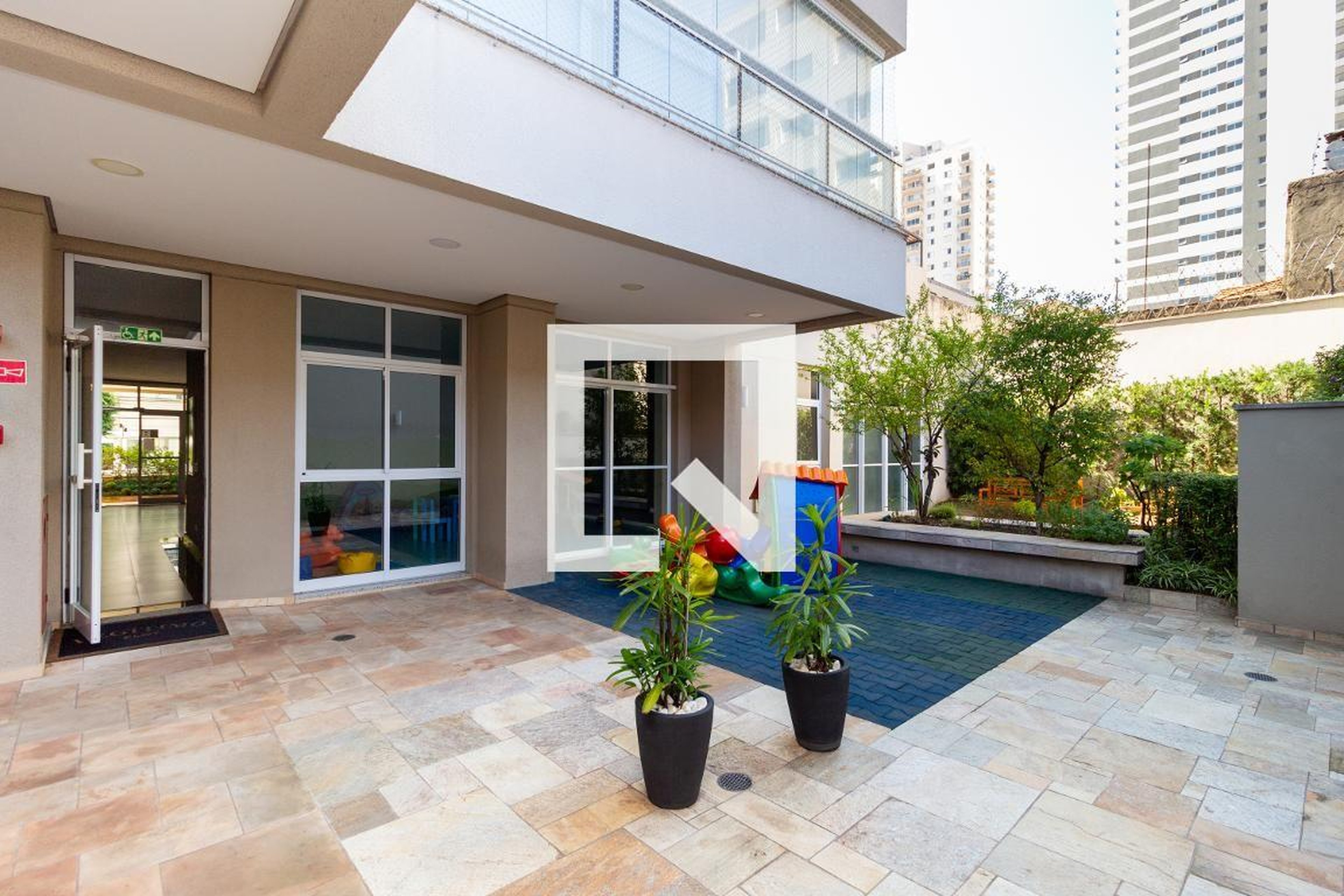 Playground - Legítimo Eloy