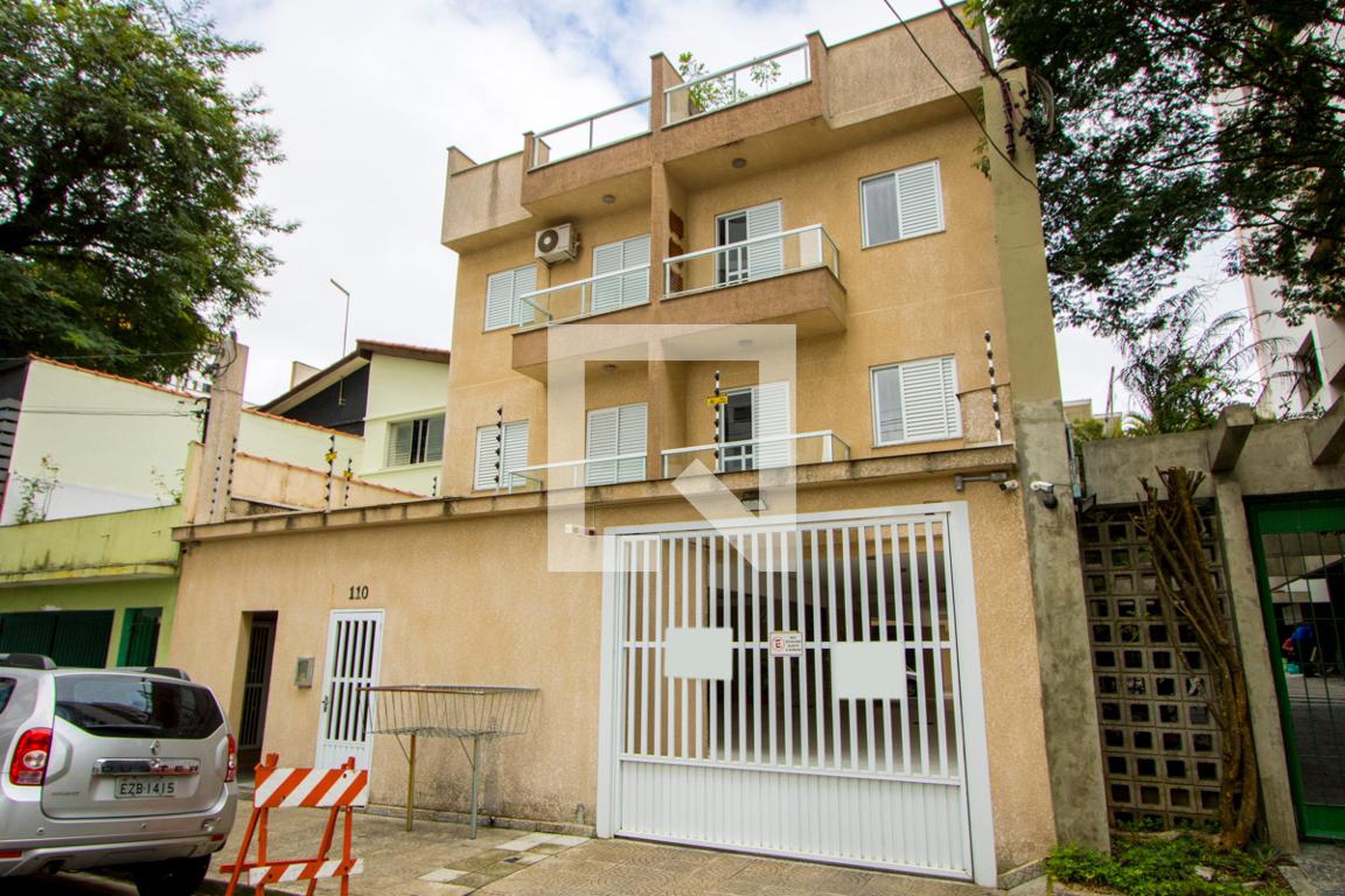 Fachada Condomínio em Rua Avanhandava, 110