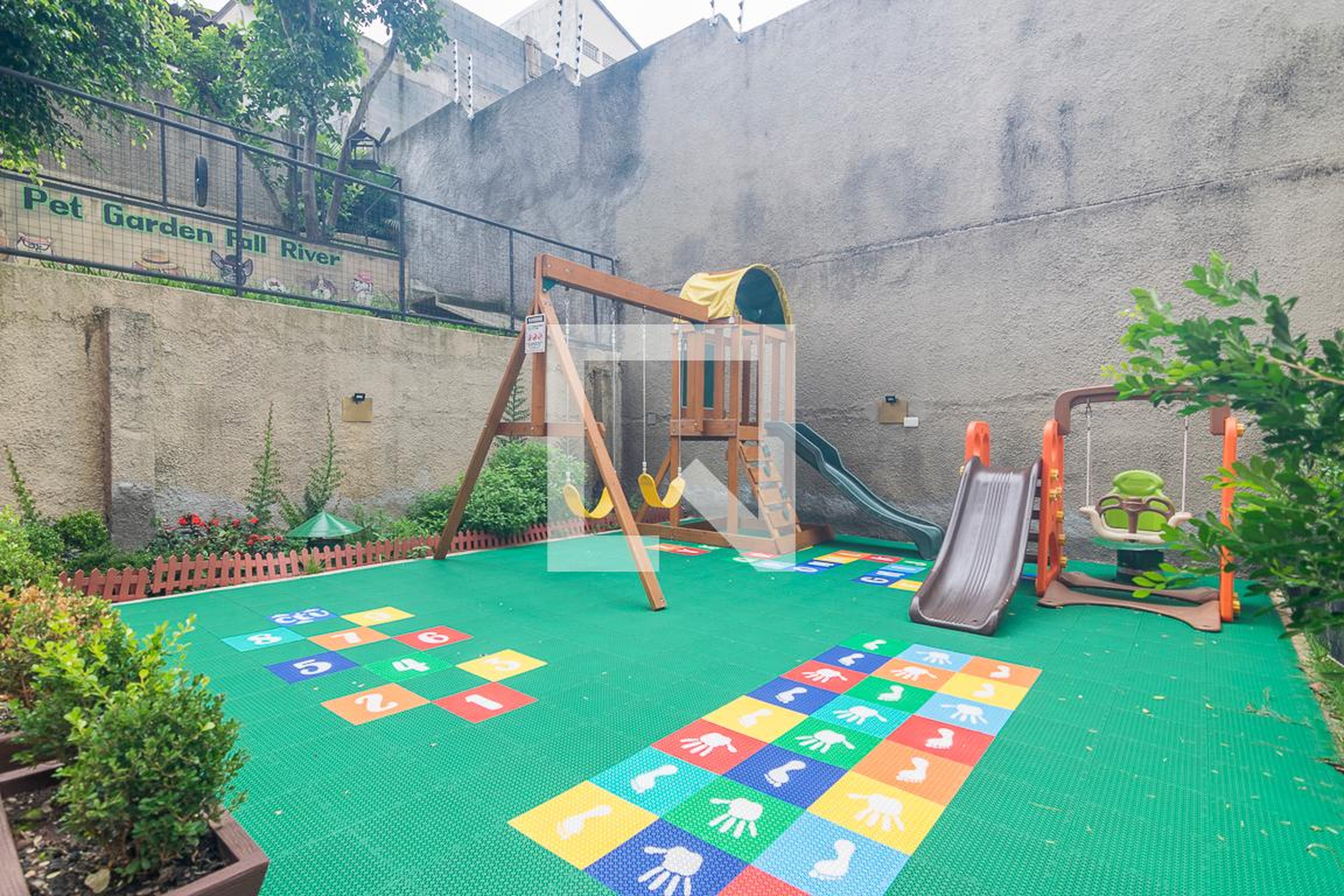Playground - Edifício Fall River
