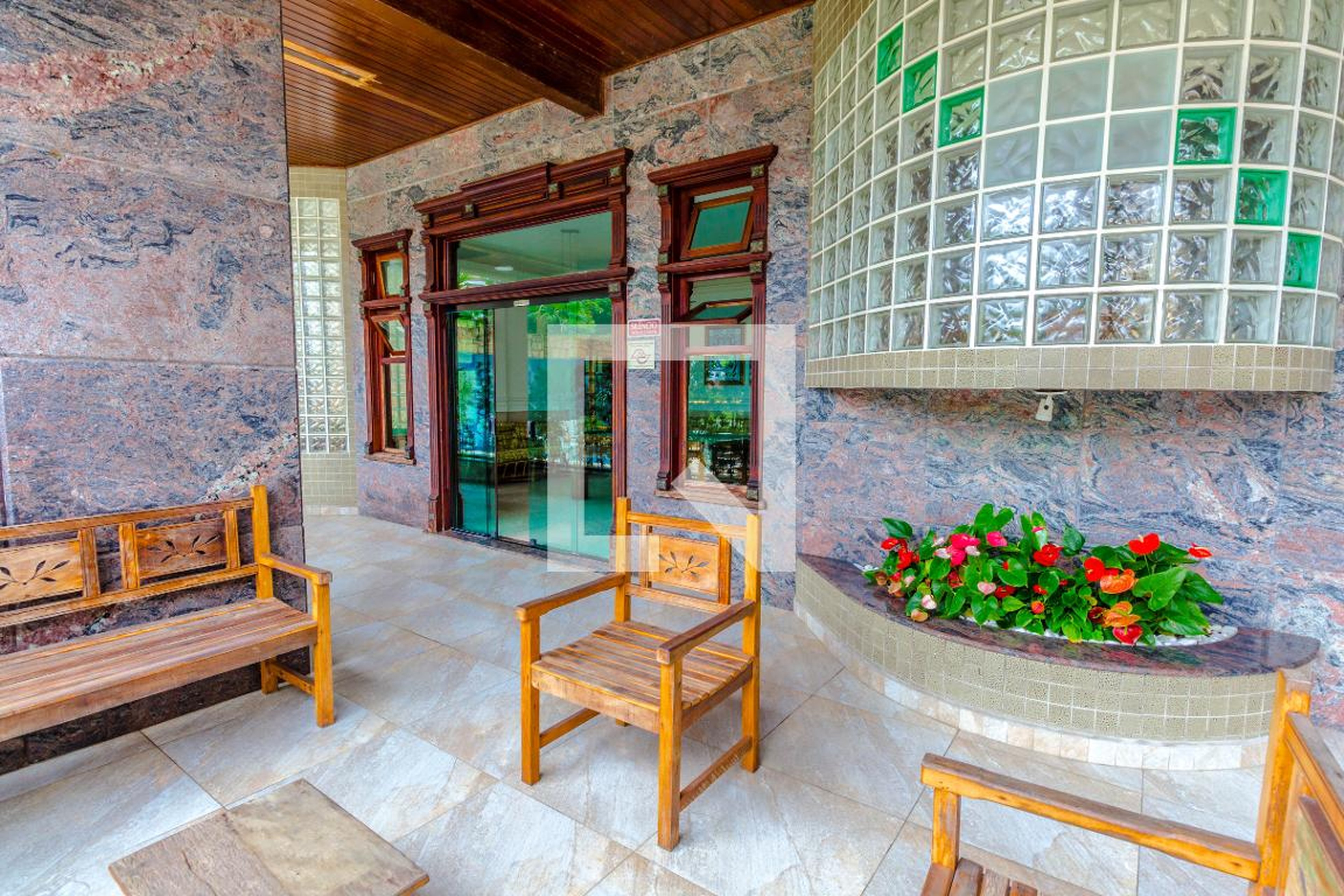 Hall de Entrada - ED. SOLAR DAS OLIVEIRAS