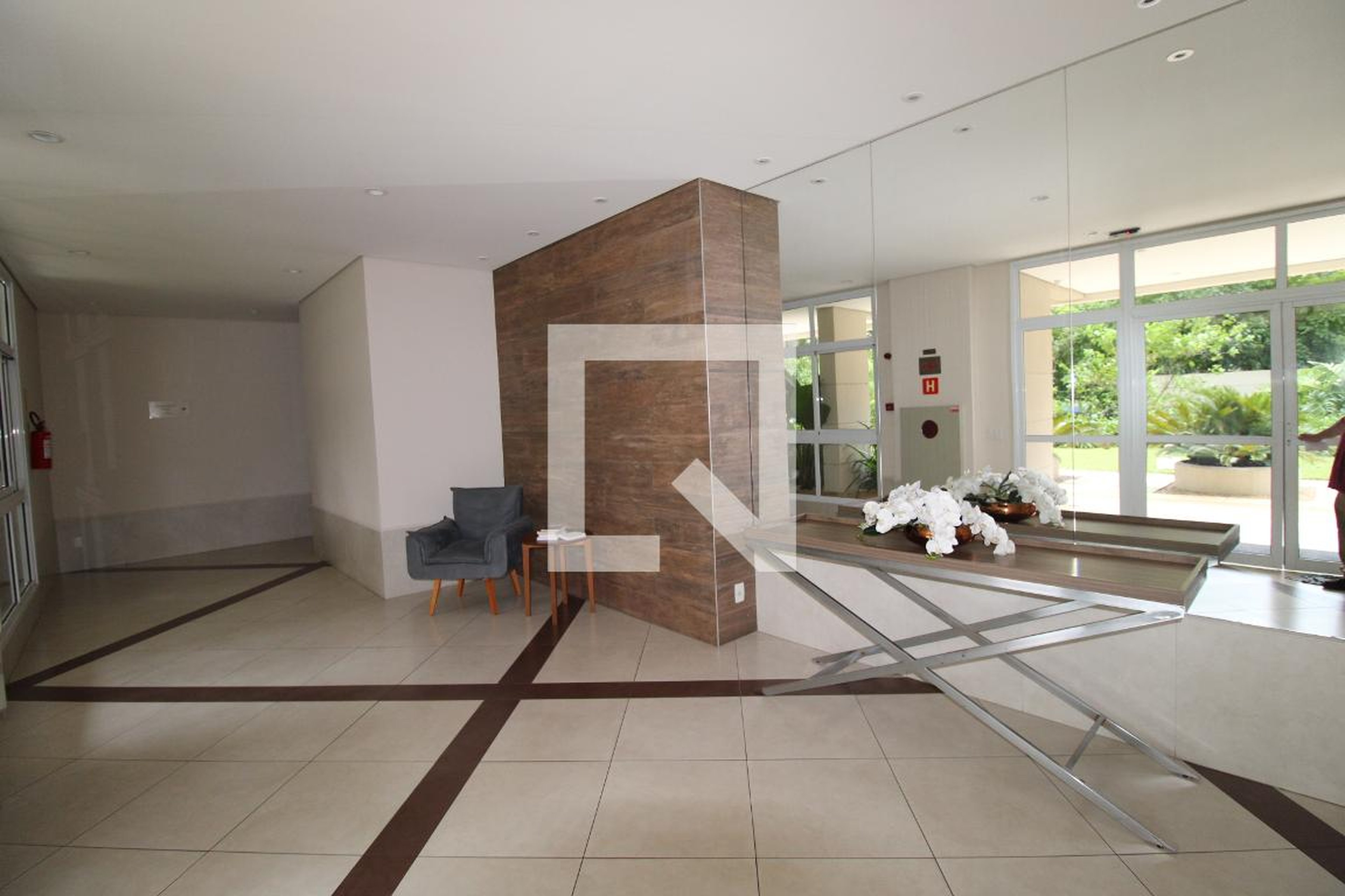 hall - MAIS ARES