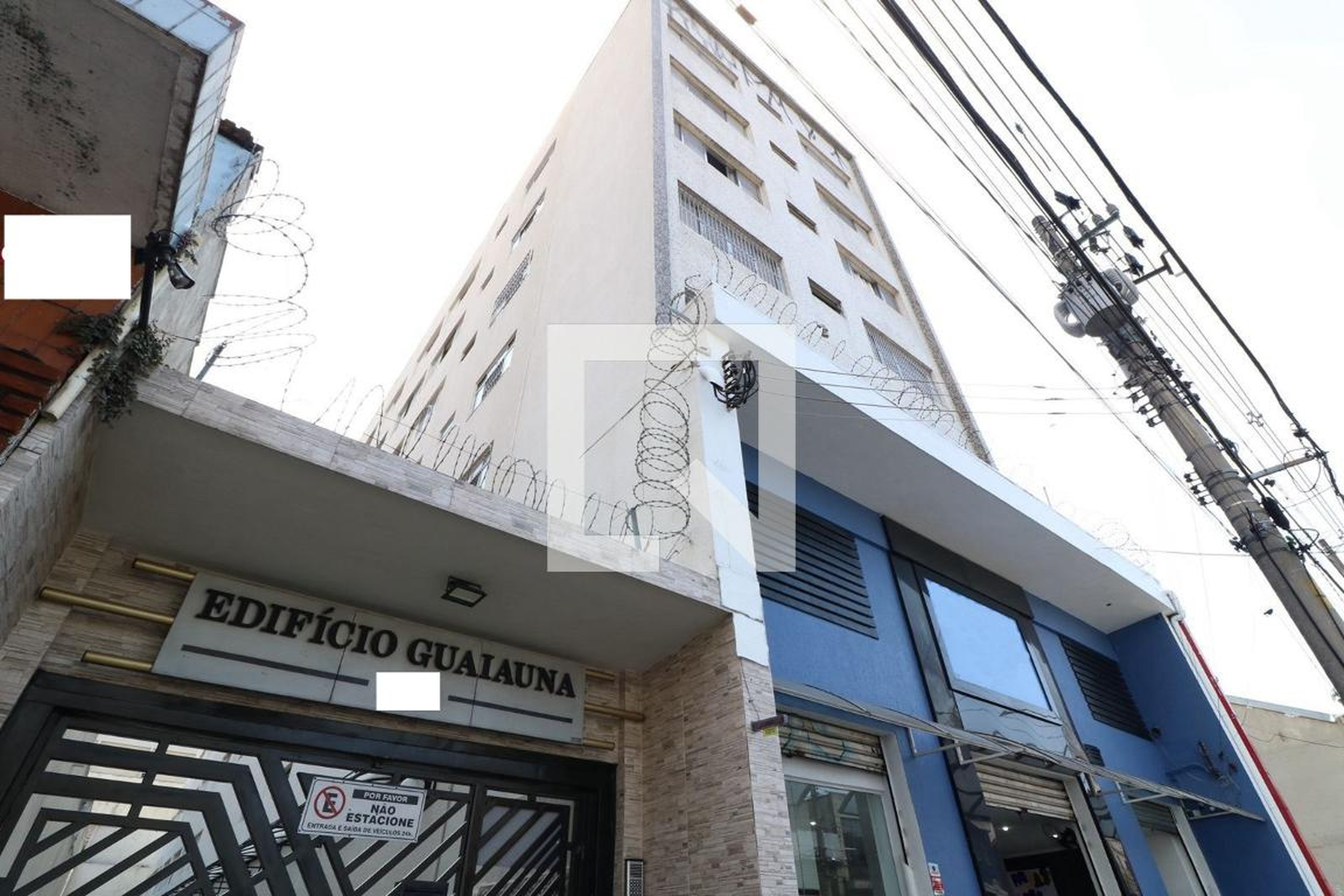 Fachada Condomínio em Rua Guaiaúna, 111