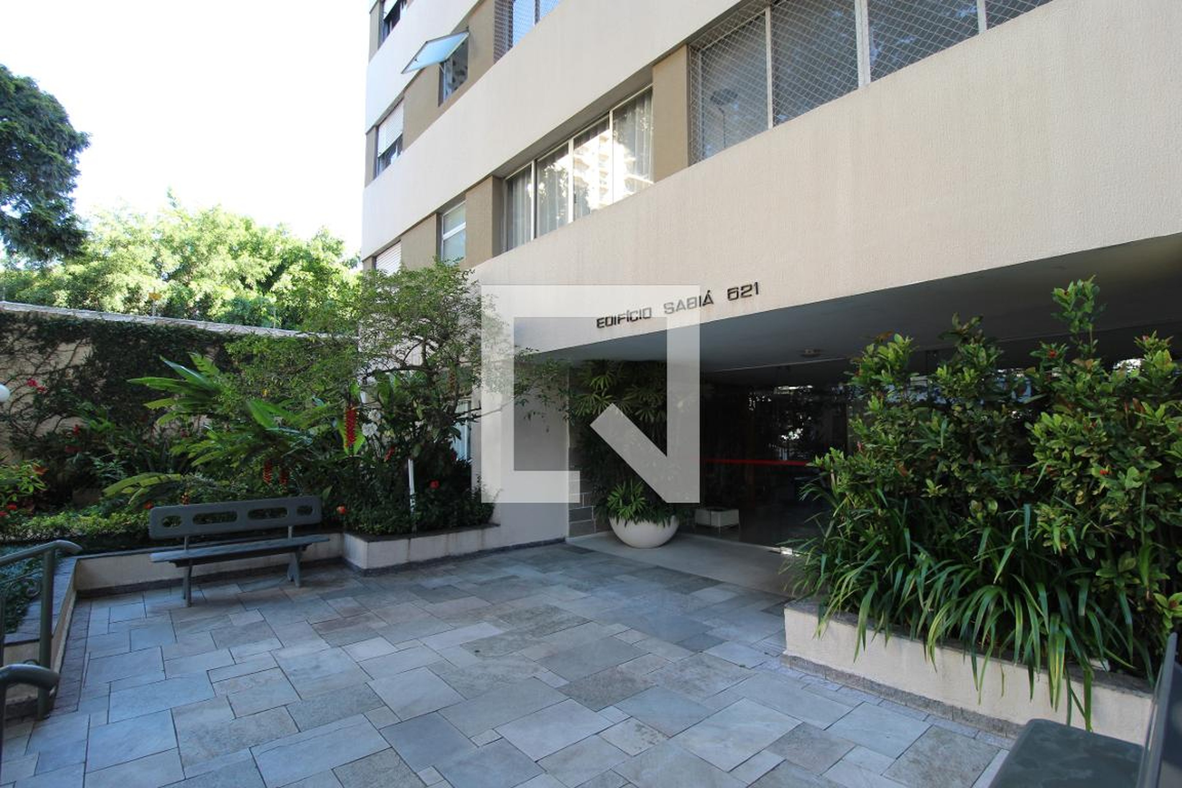 Entrada do Prédio - Sabiá