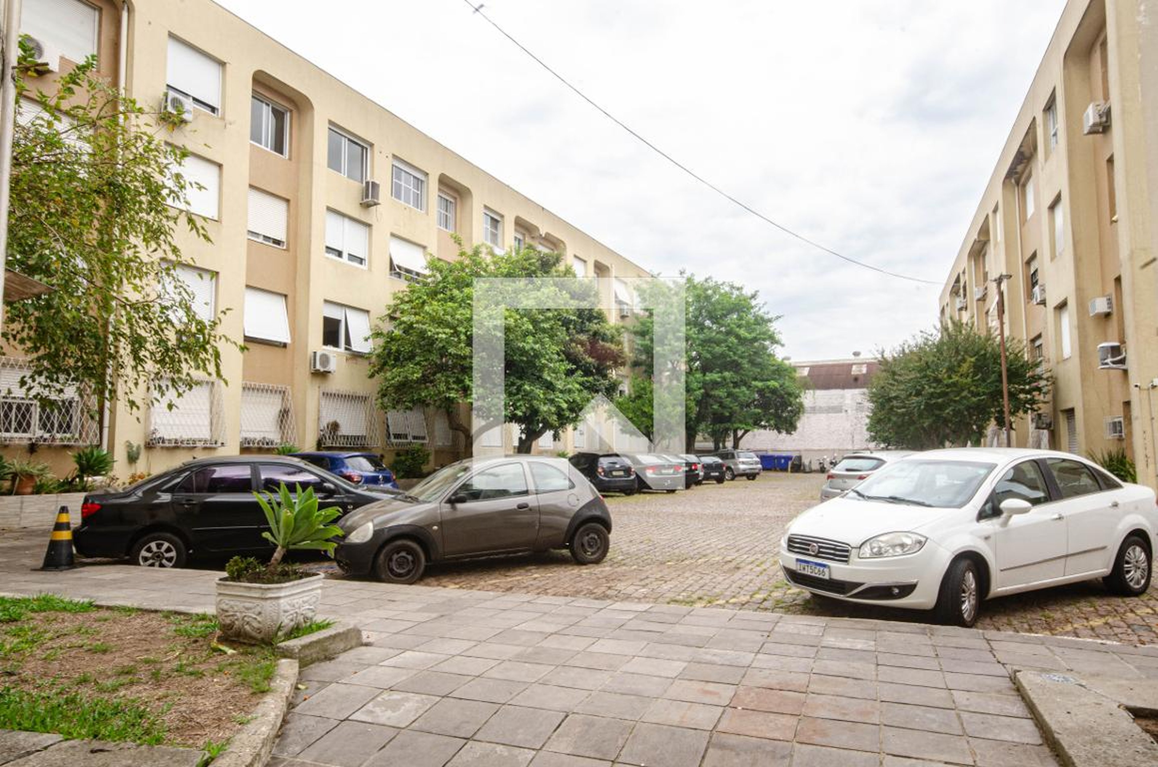Estacionamento - Edifício Luiz Emanuel Domingues