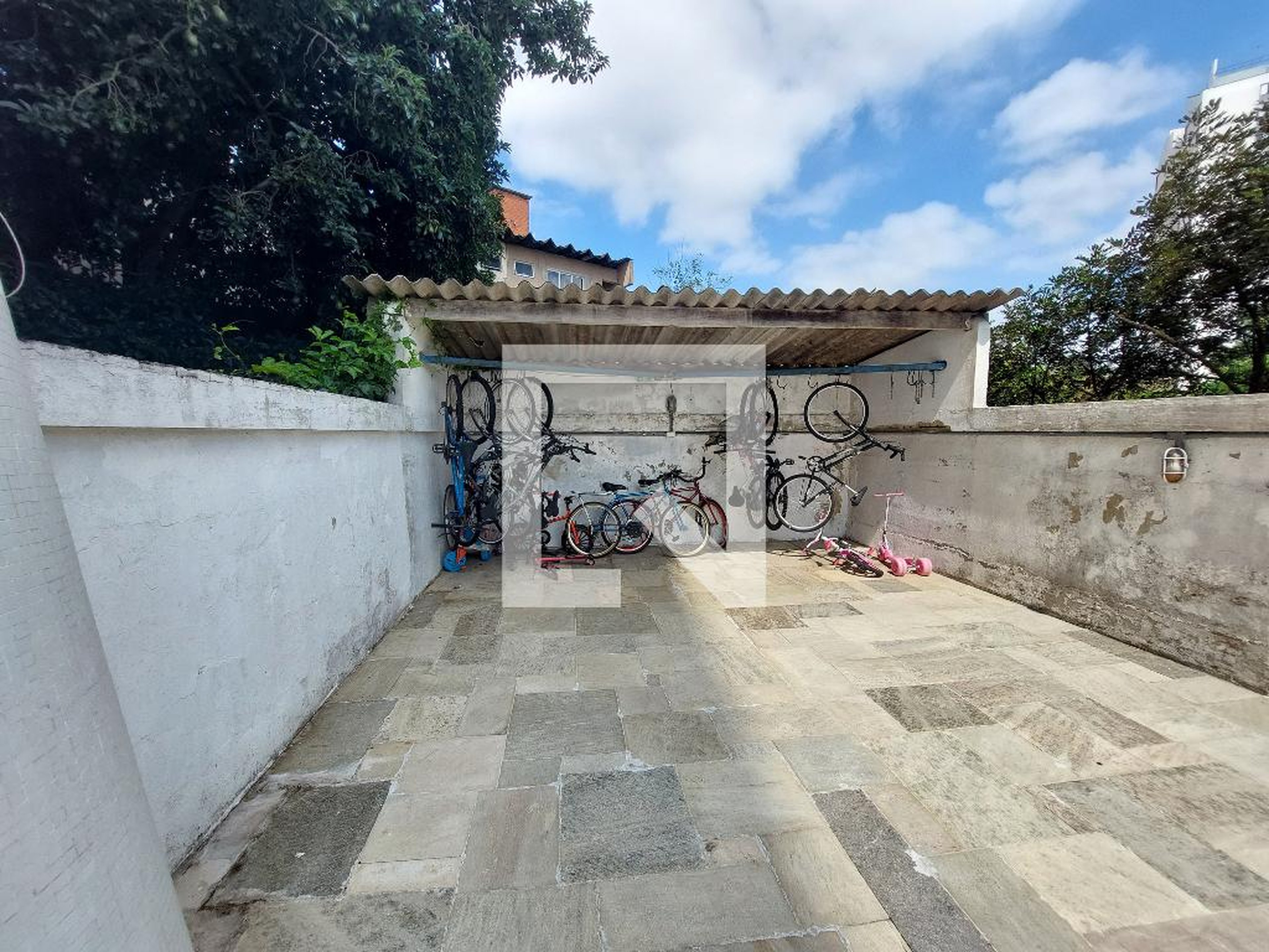 Bicicletario - Derby