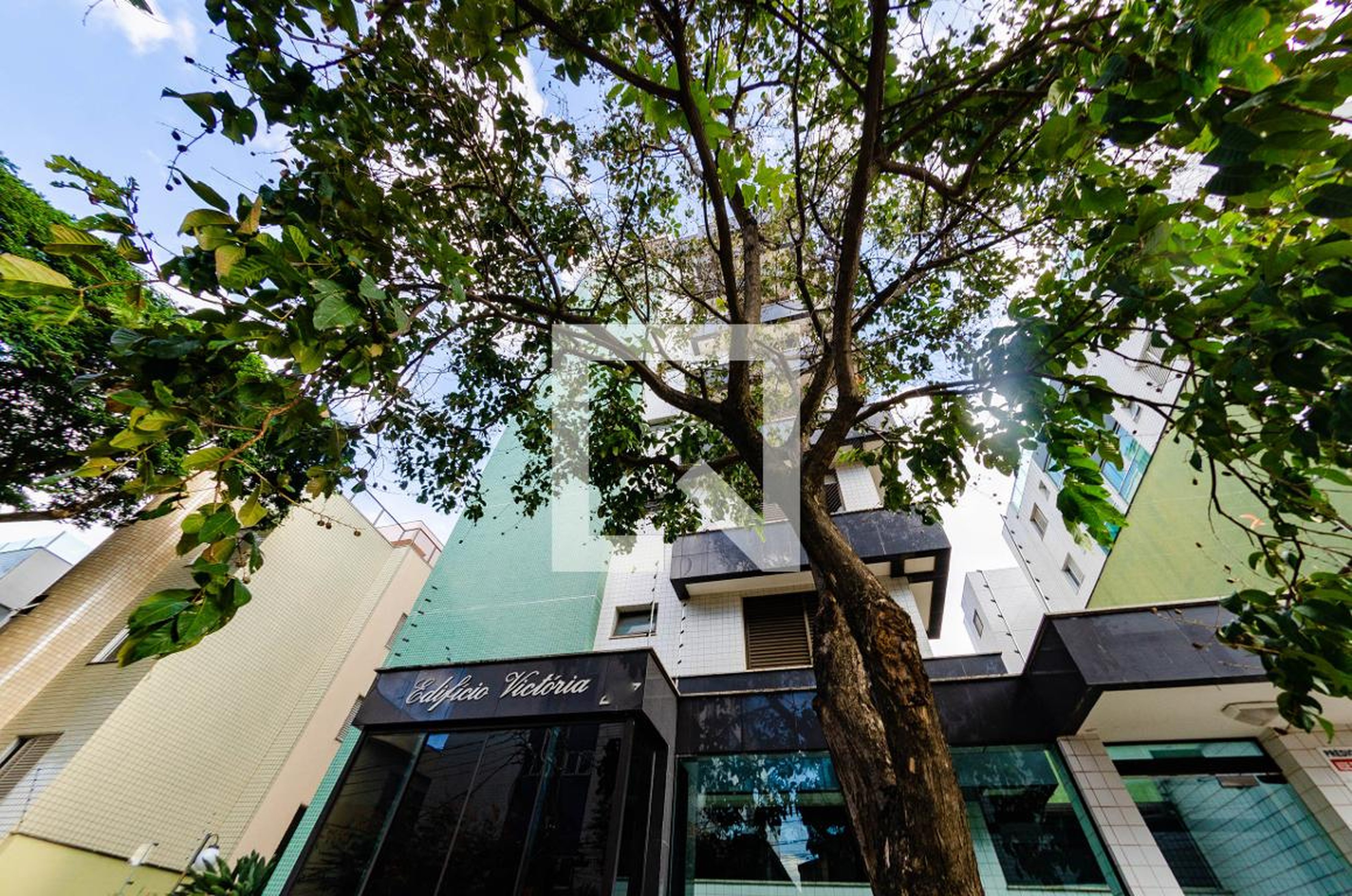 Fachada Condomínio em Rua Rio Claro, 257