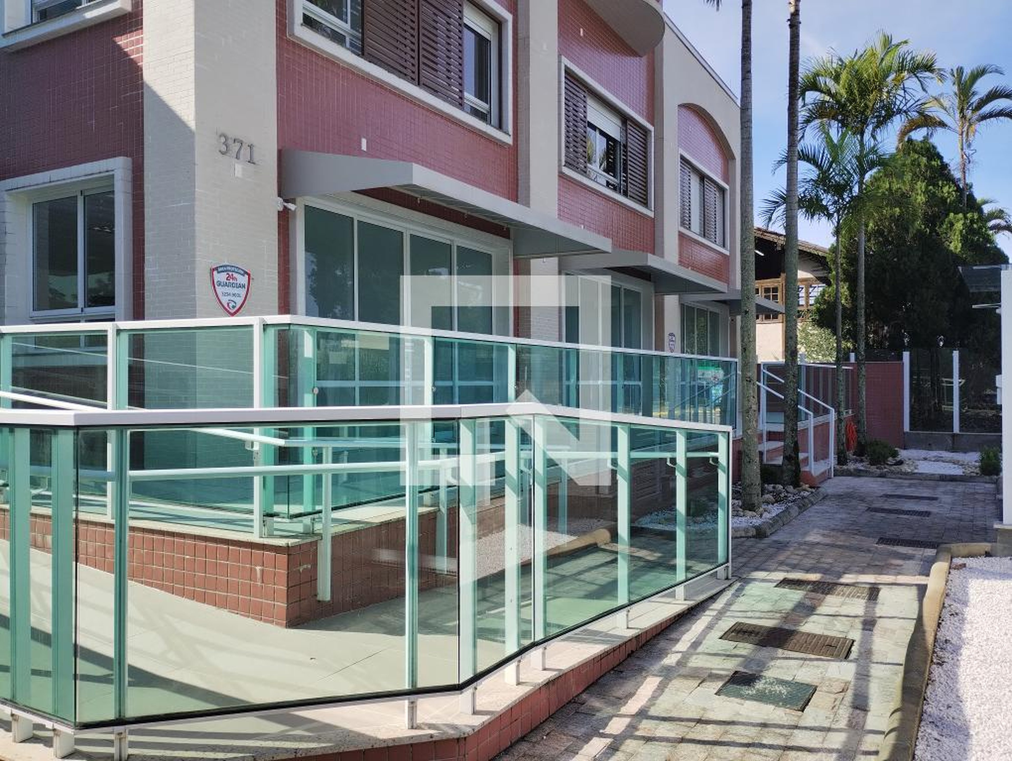 Fachada Condomínio em Rua Manoel Severino de Oliveira, 371