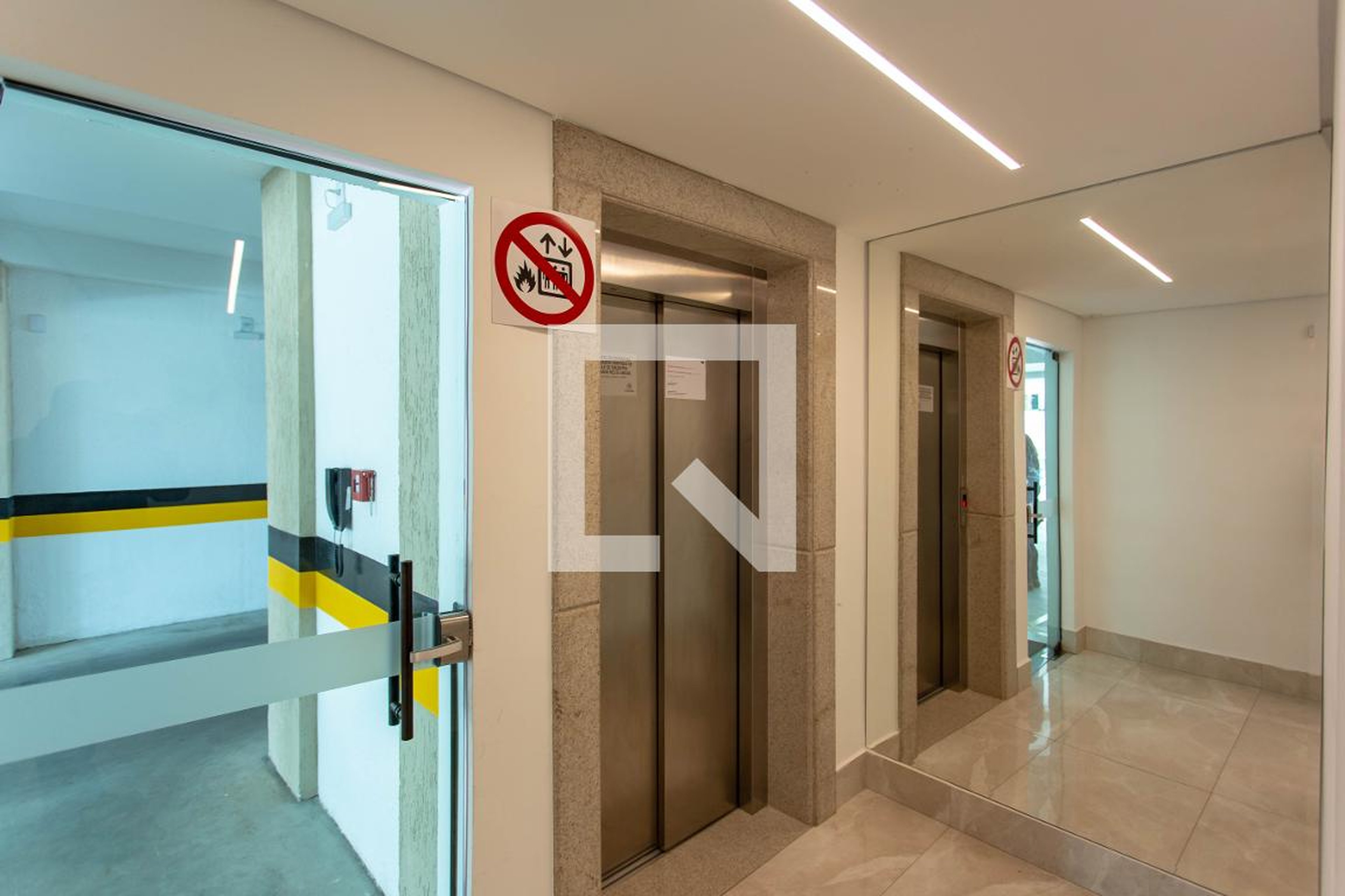 Hall de entrada - ED. VICENTE MARTELLETO