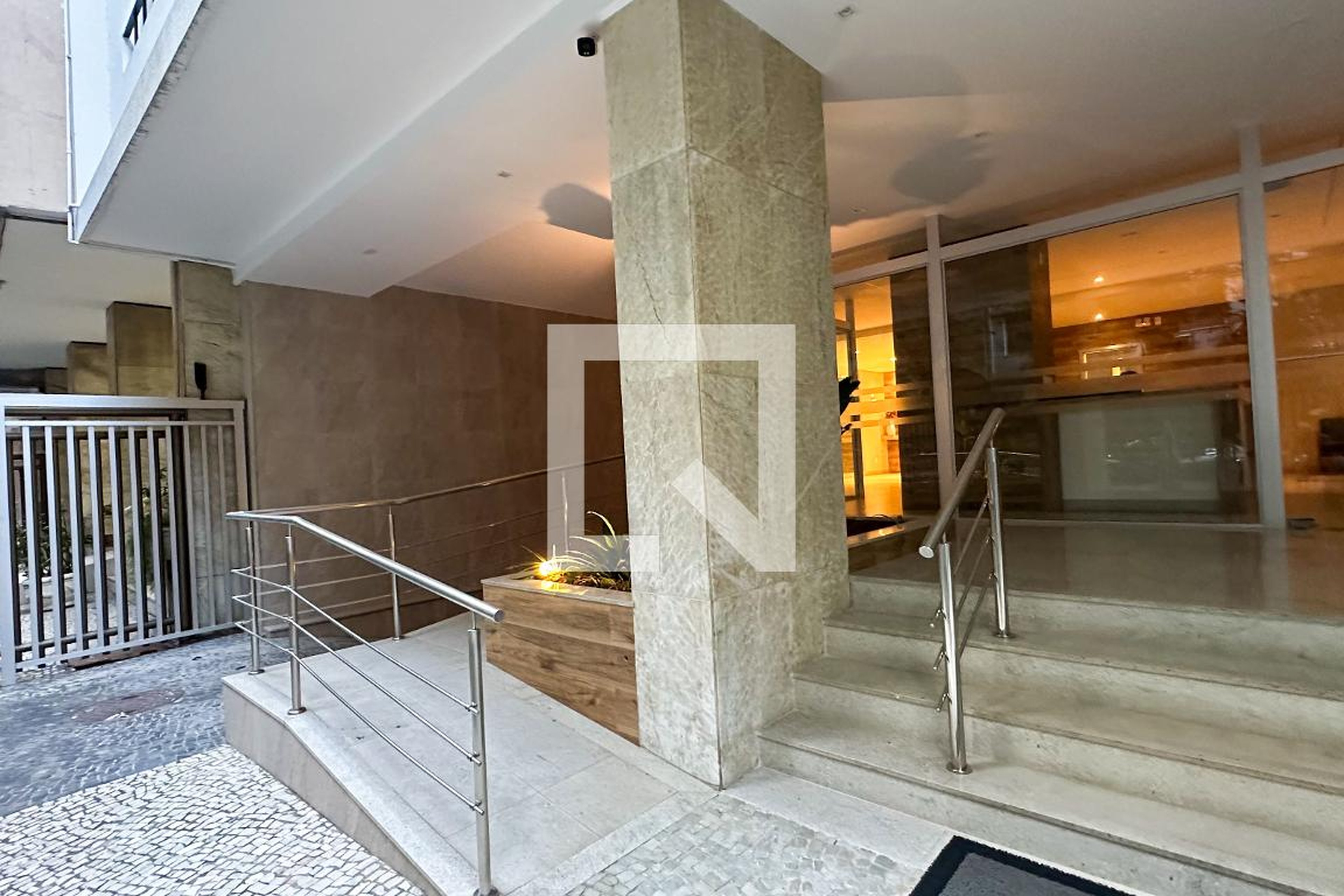 Entrada - Edificio Aracatuba