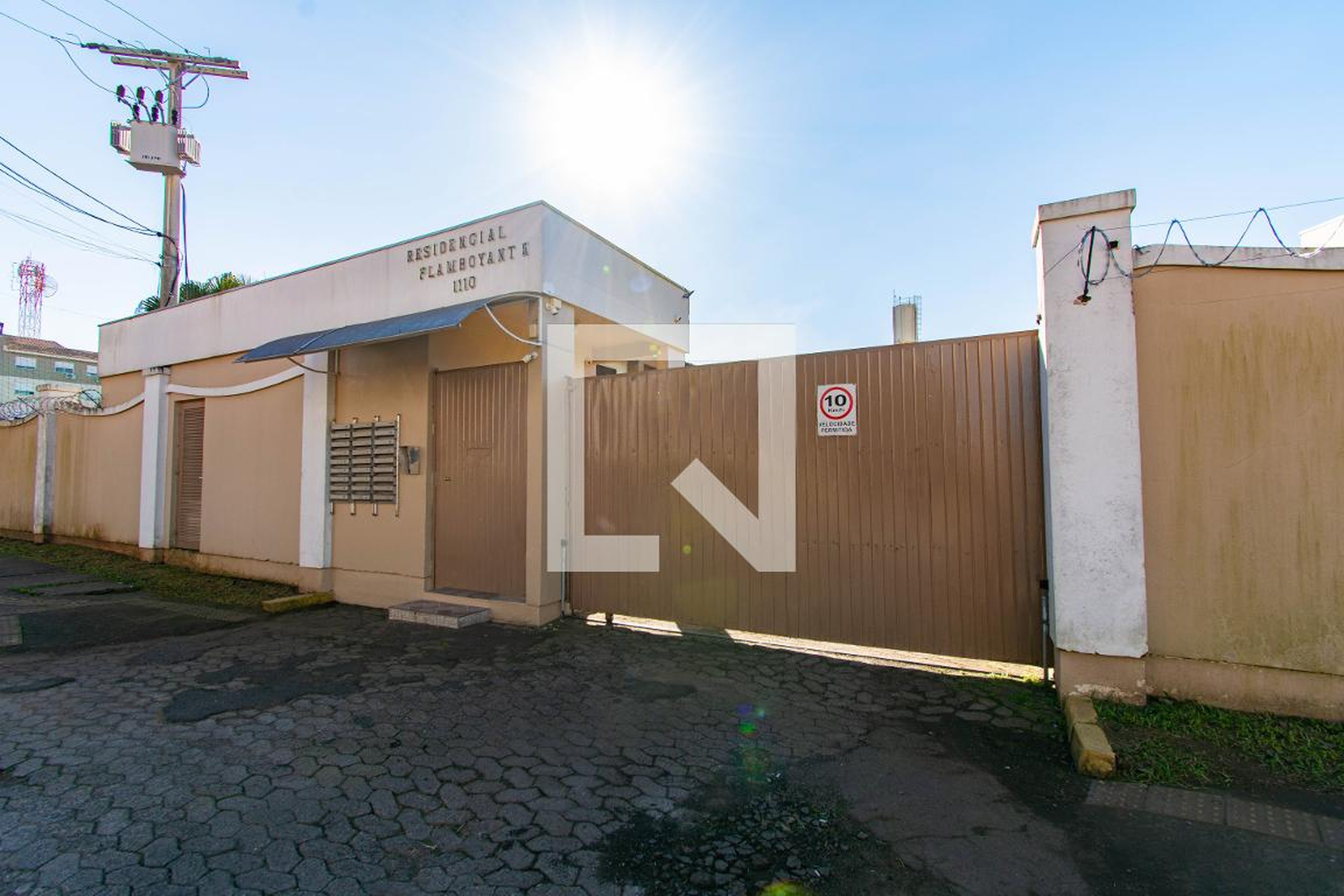 Fachada Condomínio em Rua Henrique Stefani, 1110