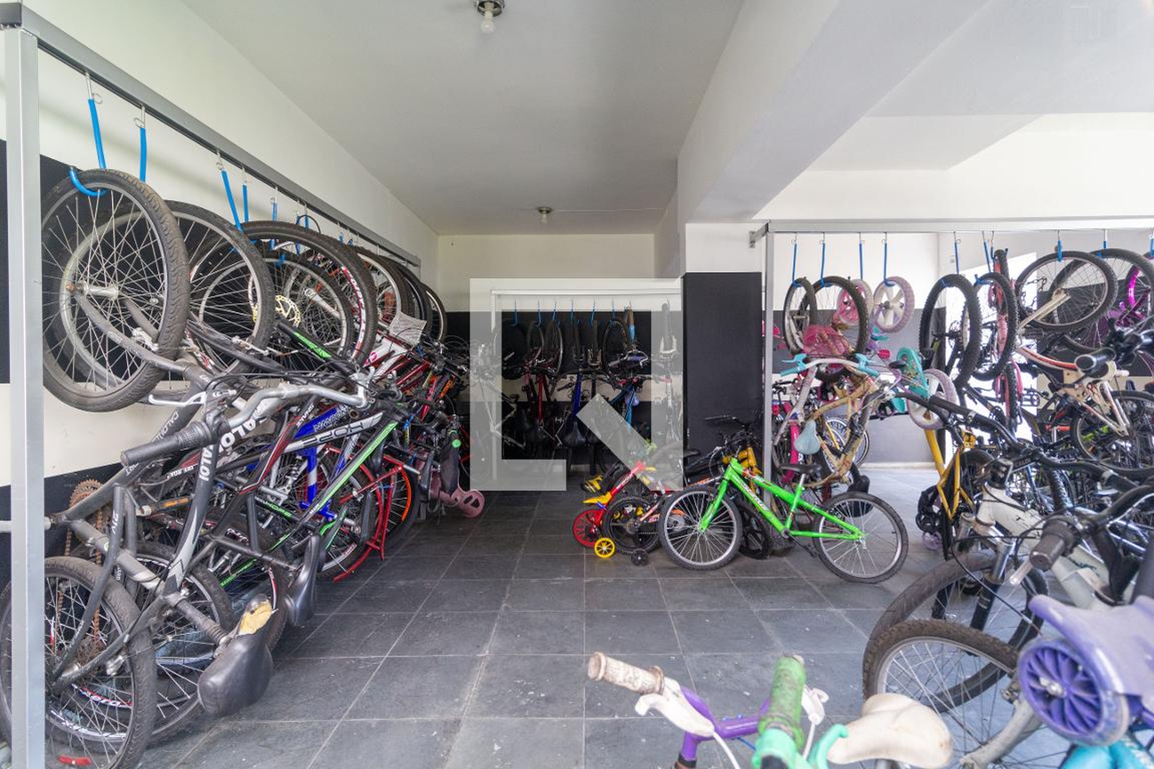 Bicicletario - Conjunto Residencial Guilhermina Esperança