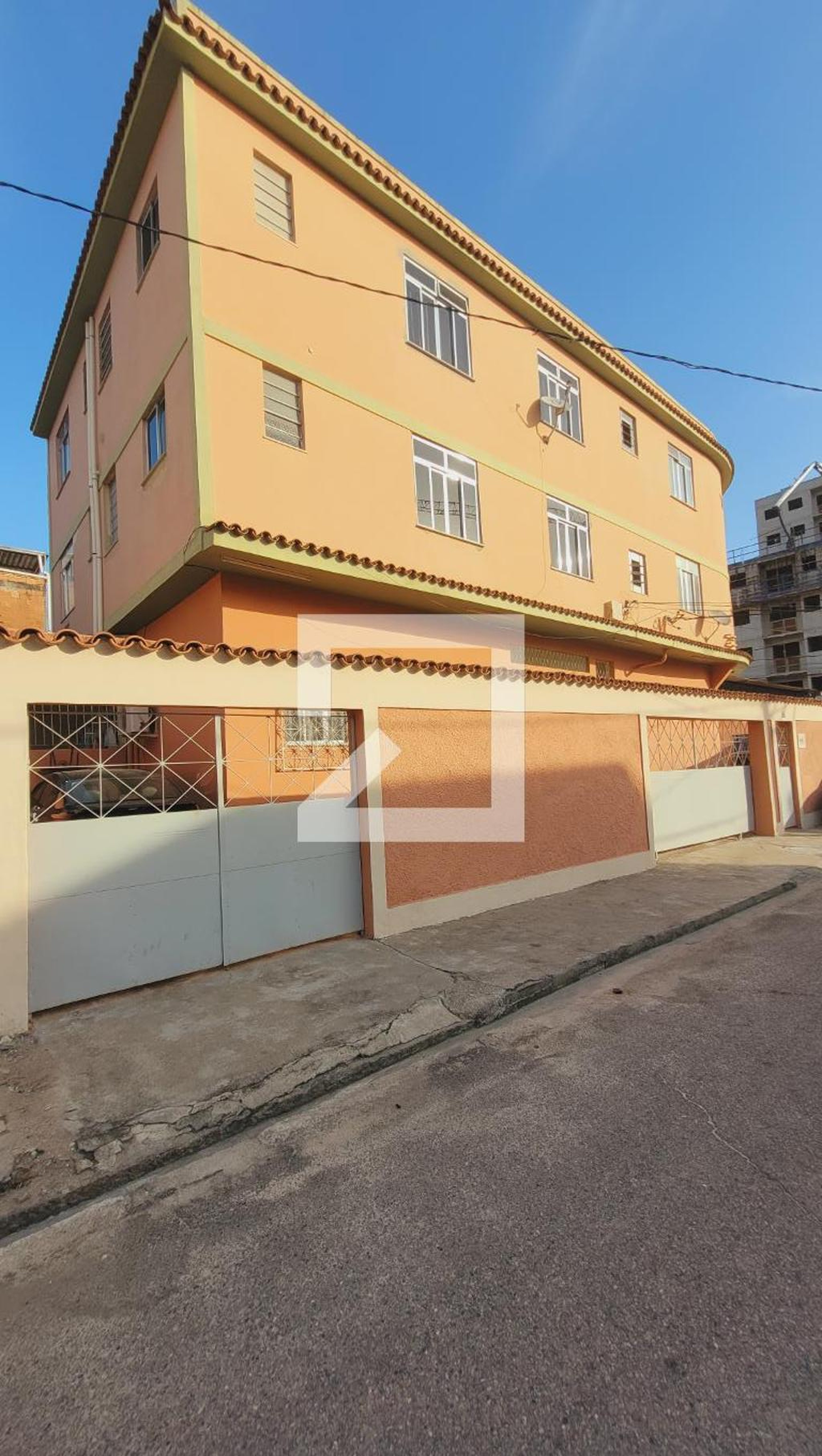 Fachada Condomínio em Rua Professor Sá Nunes, 285