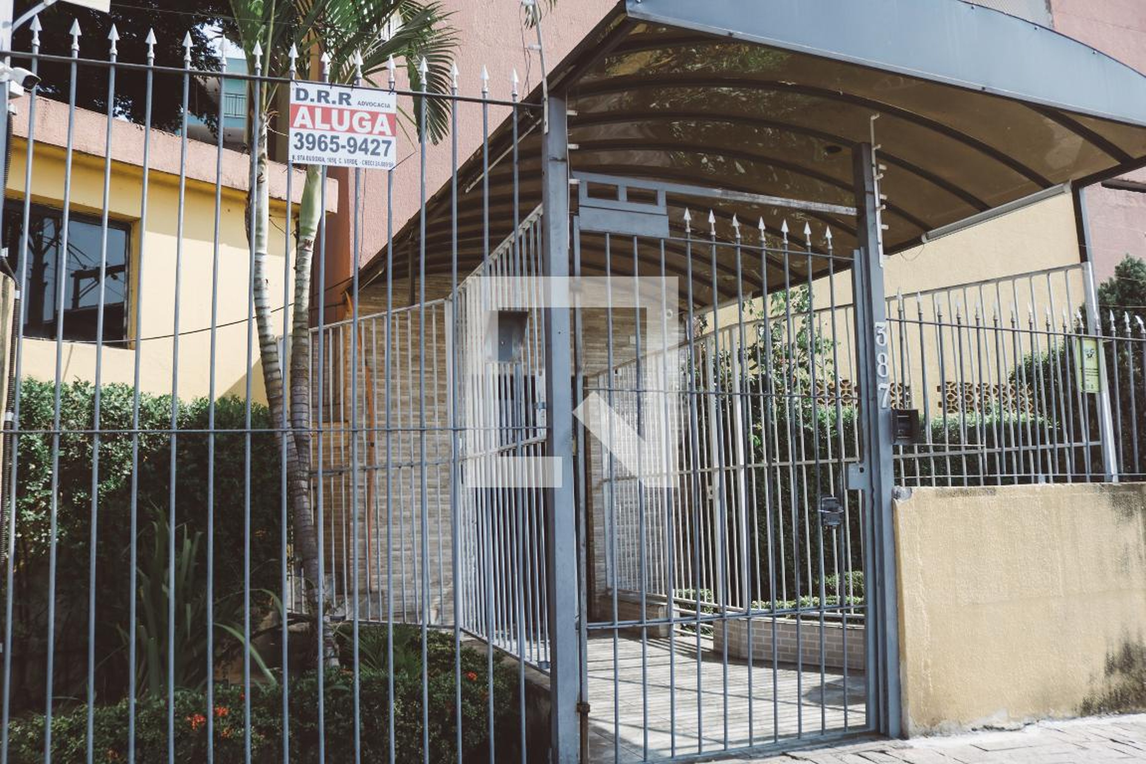 Fachada do Prédio Condomínio em Rua Doutor Gabriel Covelli, 387