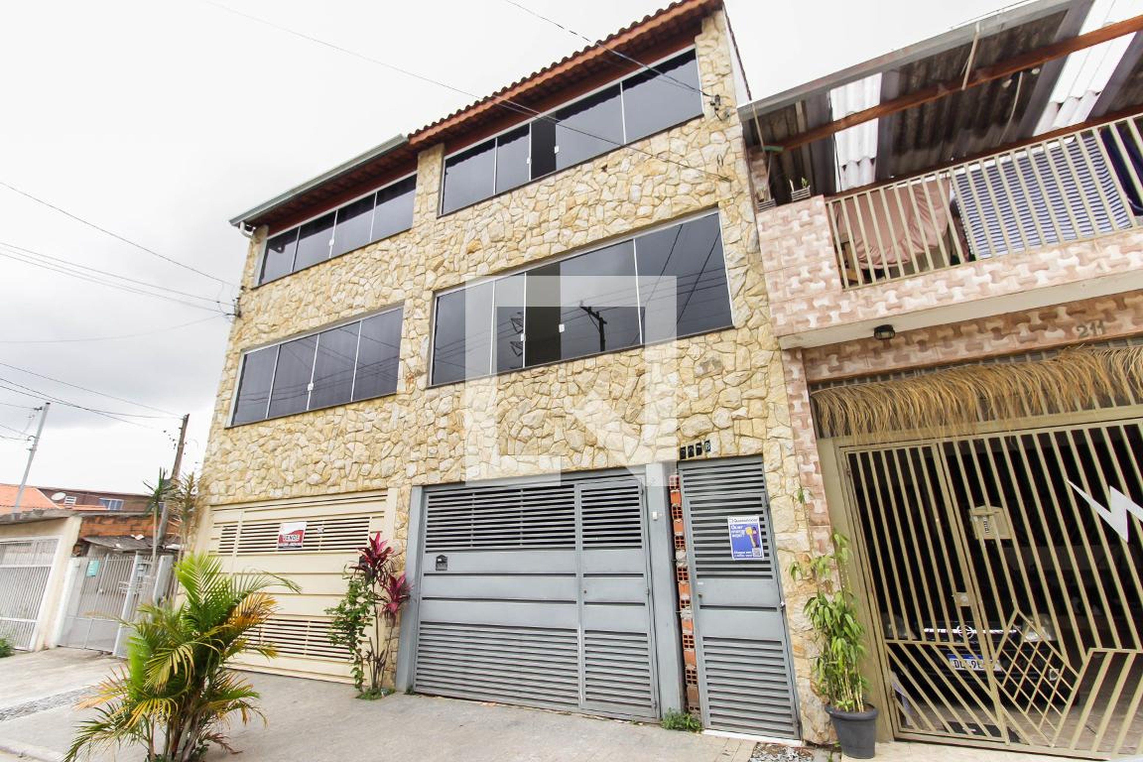 Fachada Condomínio em Rua Georgina Sá Leite Orcessi, 209