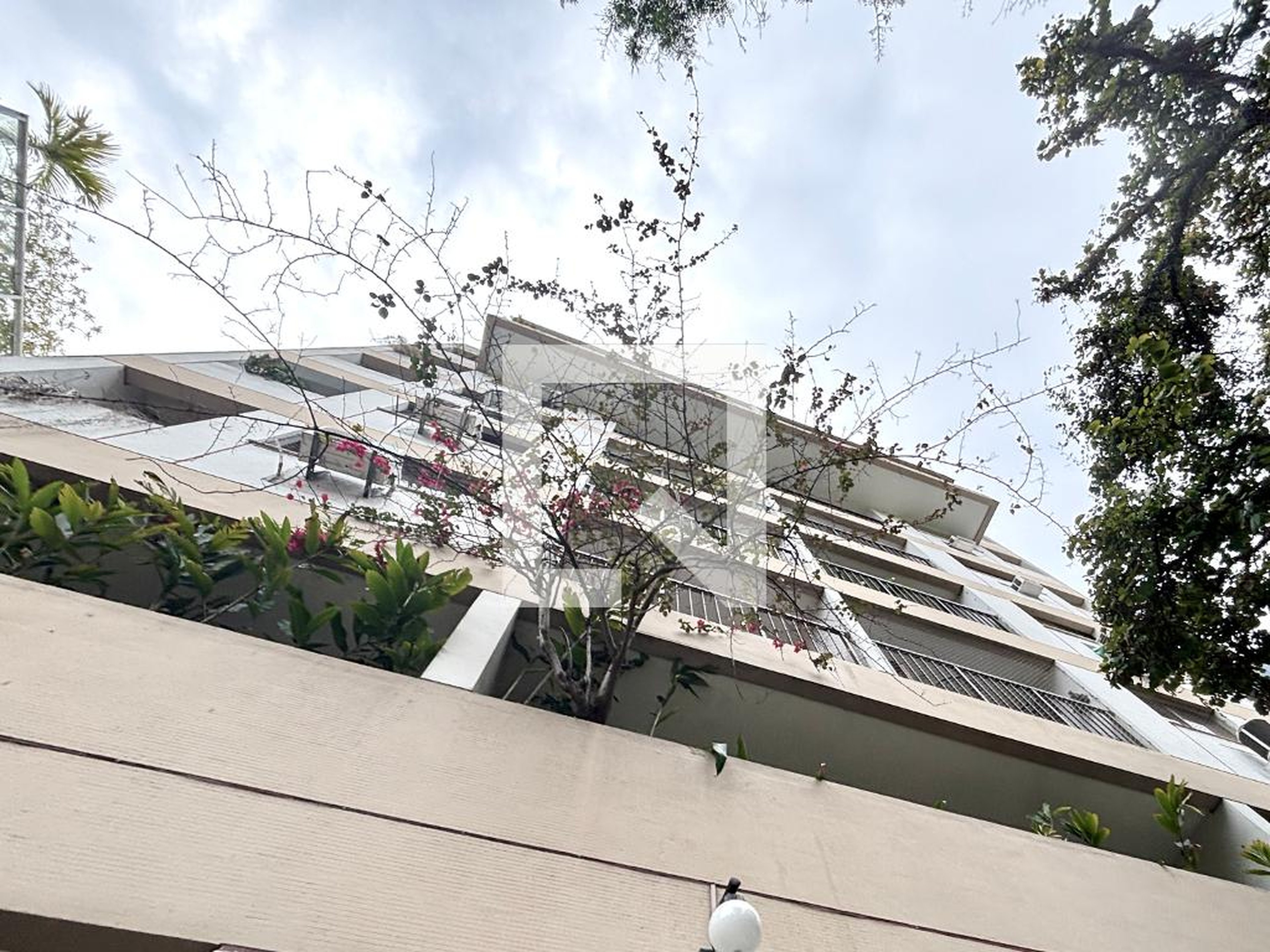 Fachada Condomínio em Rua Professor Saldanha, 119