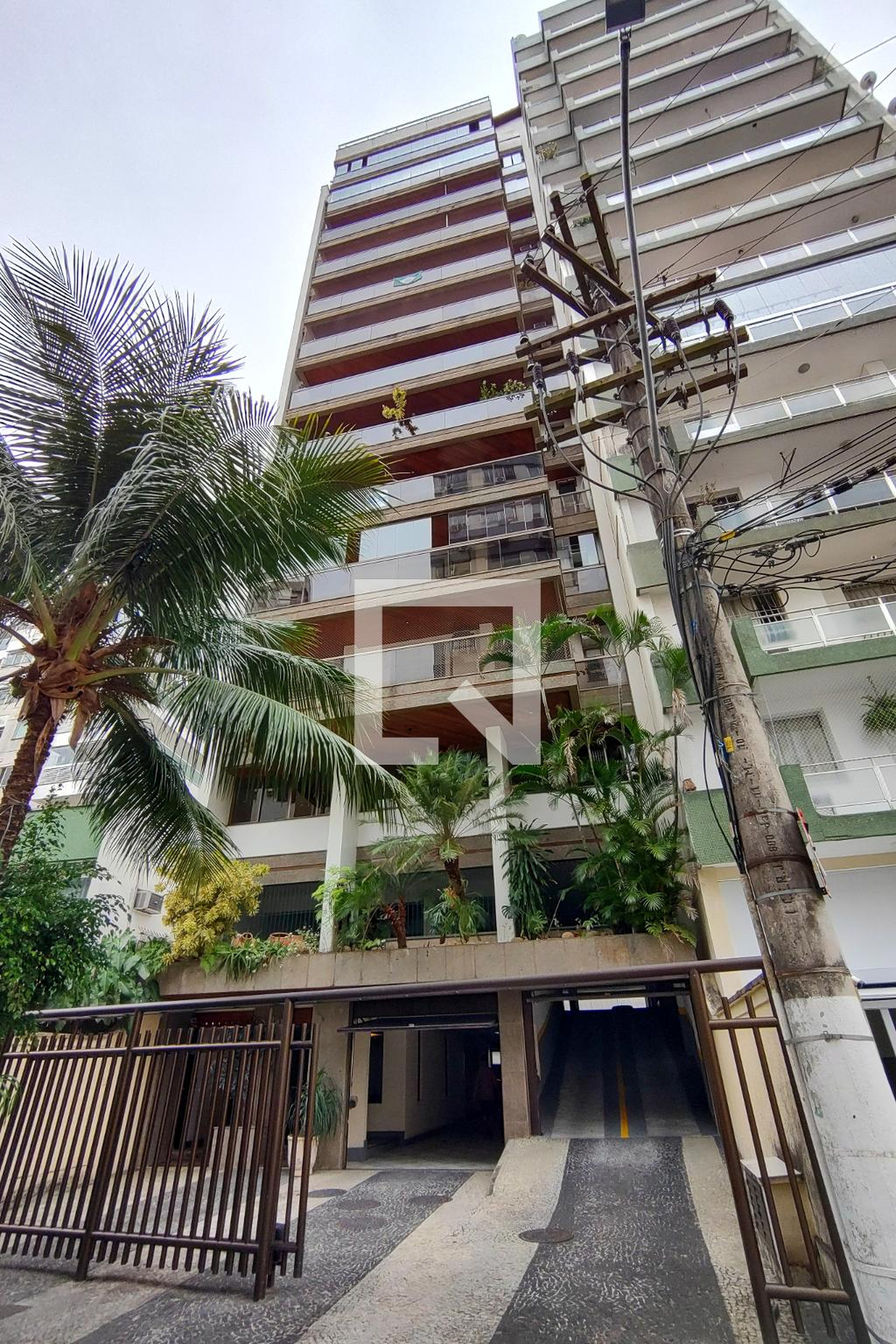 Fachada do Prédio Condomínio Solar di Laura