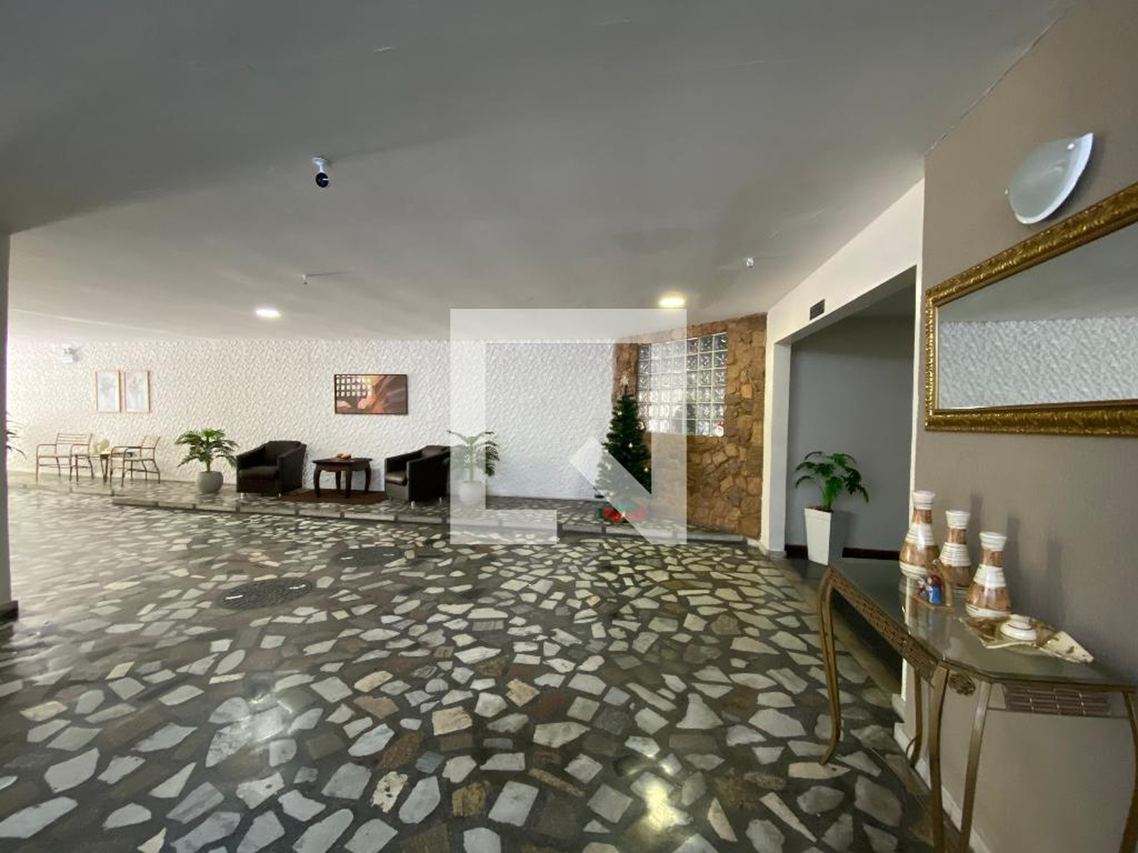 Hall social - Edifício das Amendoeiras