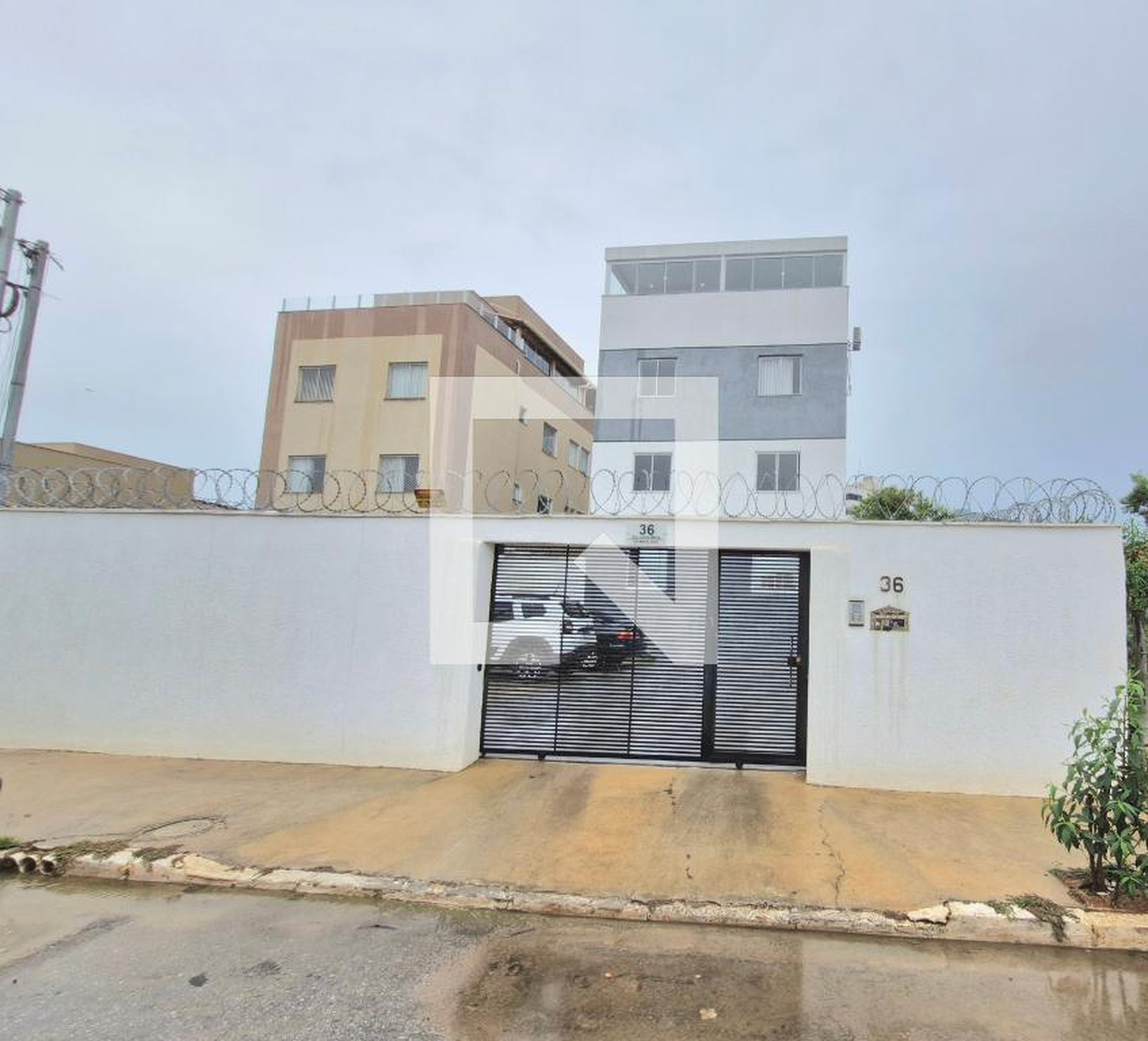 Fachada do prédio Condomínio em Rua Carlos Moura Murta Filho, 36