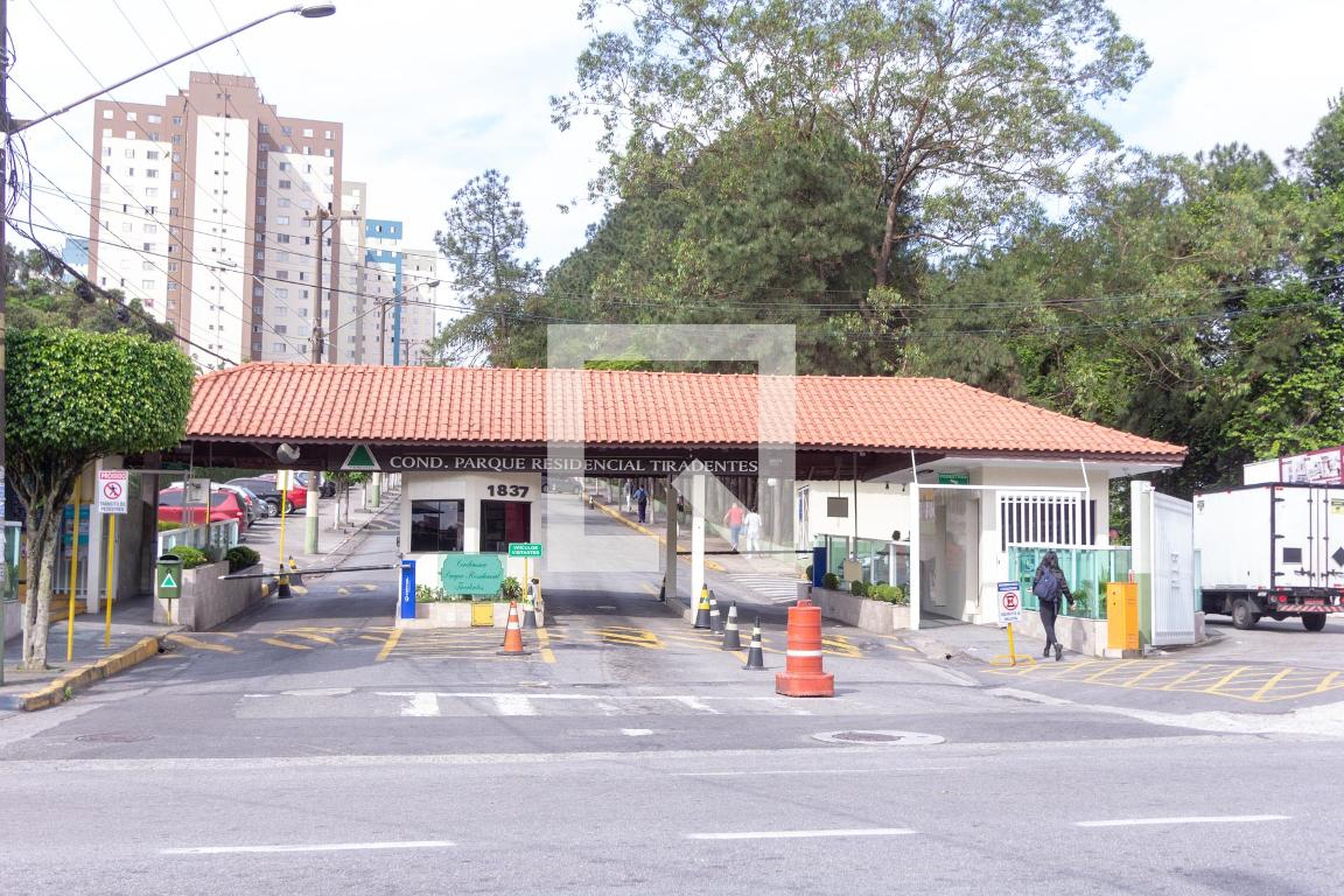 Fachada do Condomínio Condomínio Tiradentes