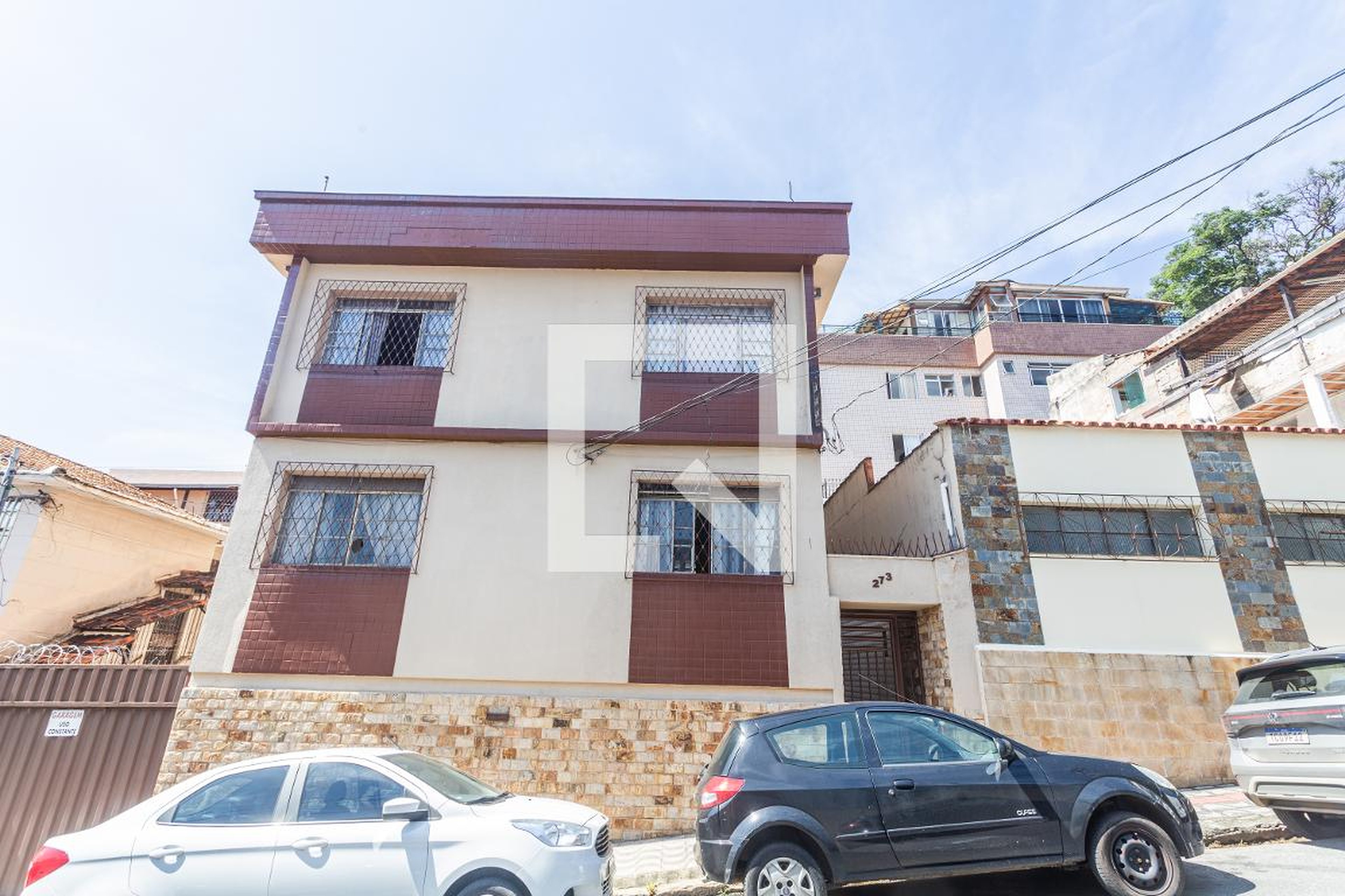 Fachada Condomínio em Rua Ametista, 273