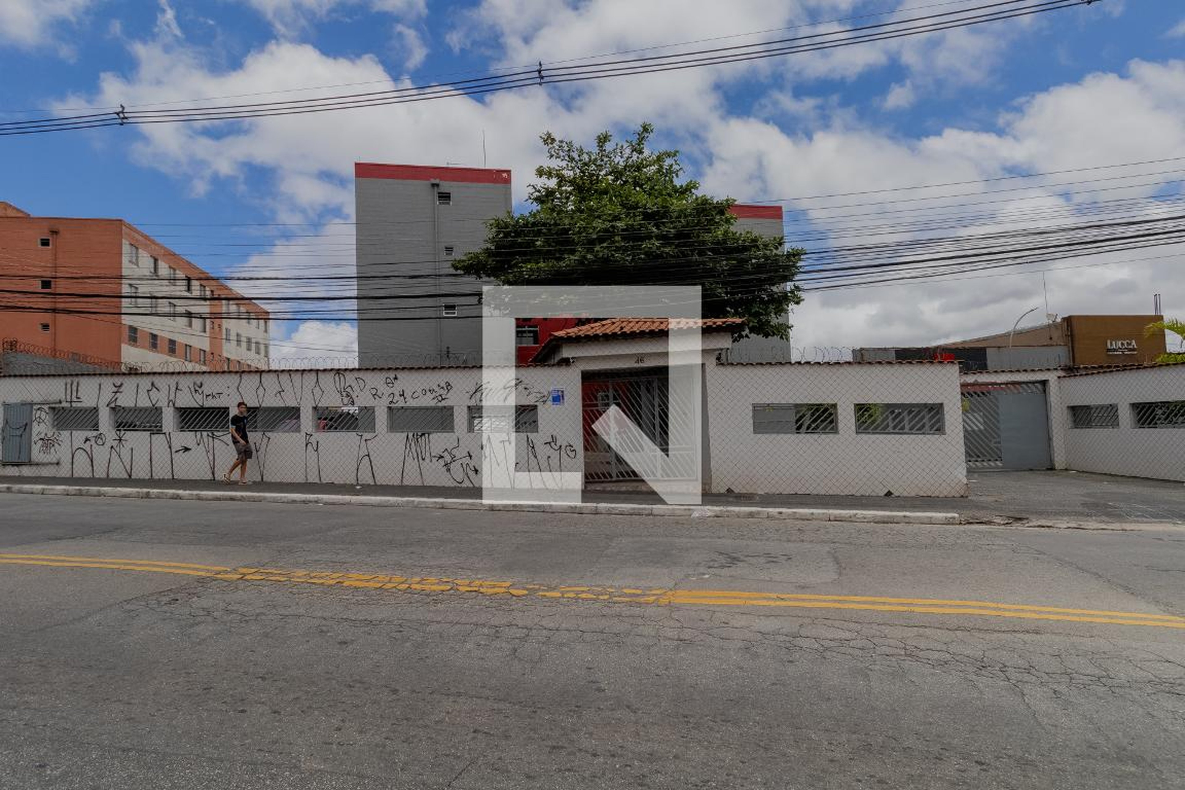 Fachada Condomínio em Rua César Diaz, 46