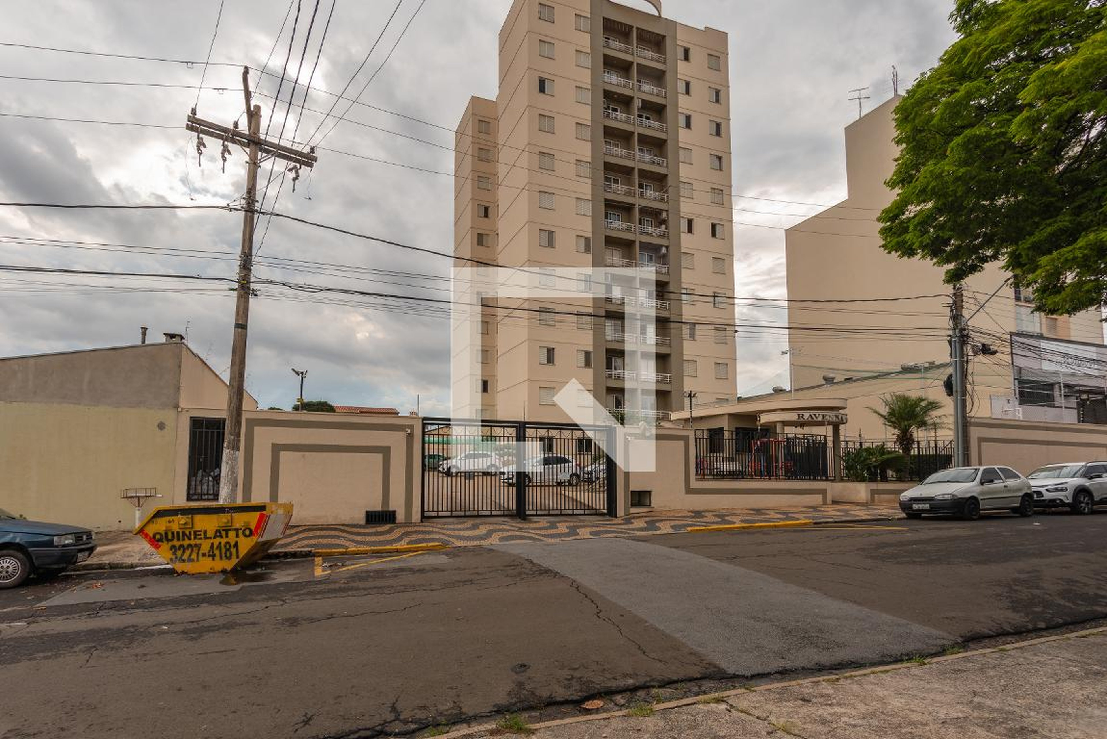Fachada do Prédio Condomínio em Rua Paulo Lacerda, 700