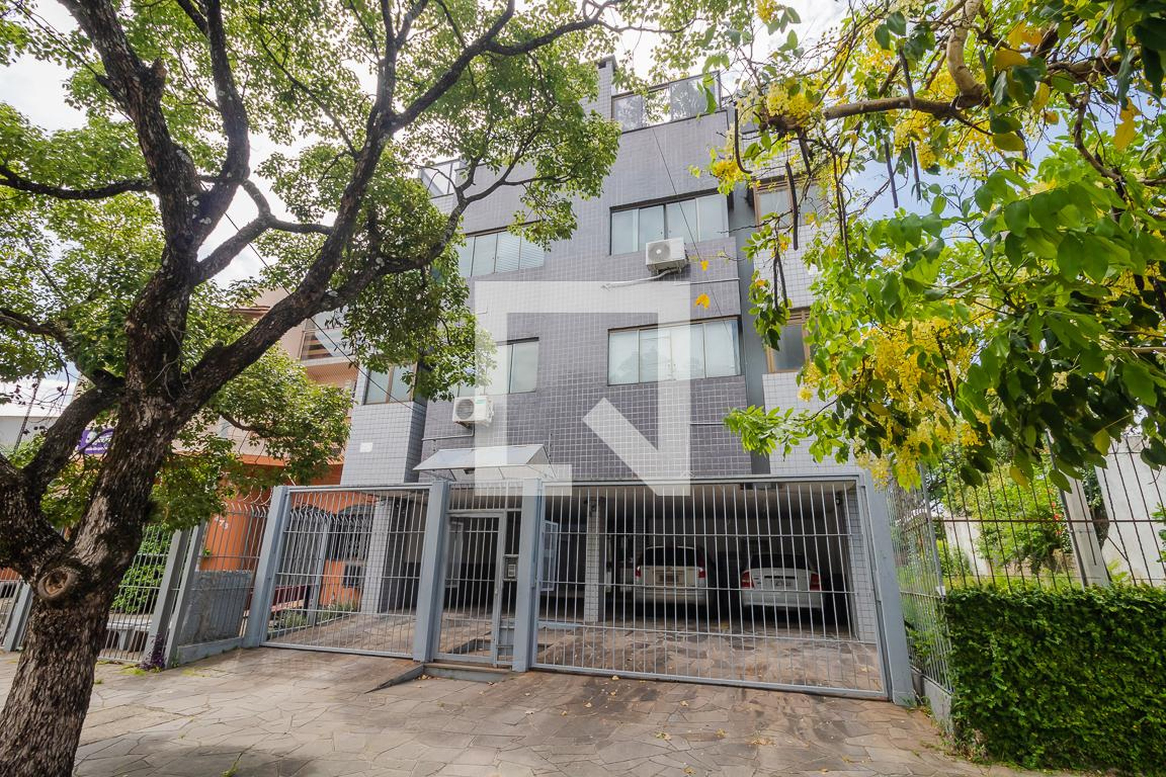 Fachada Condomínio em Rua Gonçalves Lêdo, 463