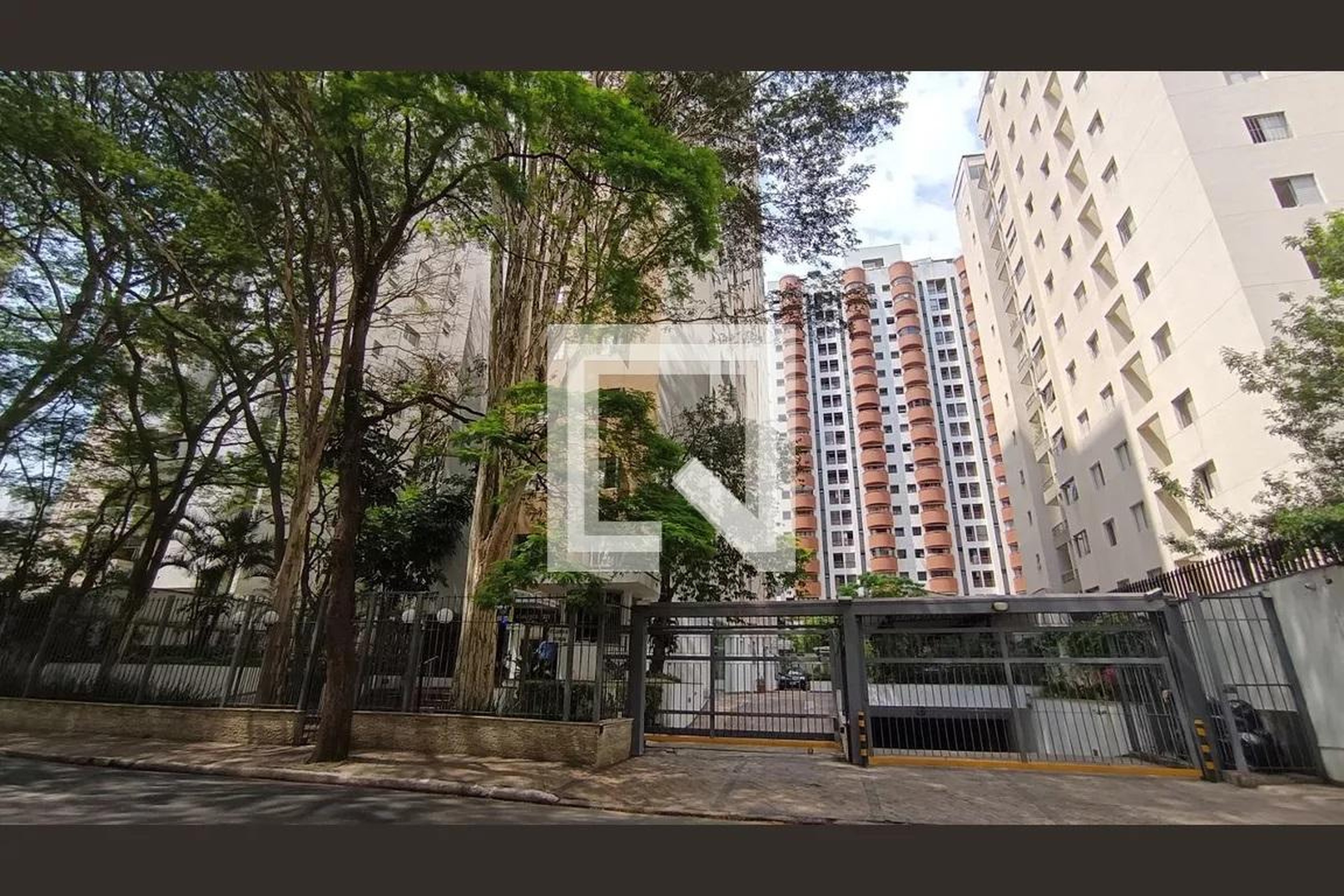 Fachada do Prédio Condomínio Guaimbé