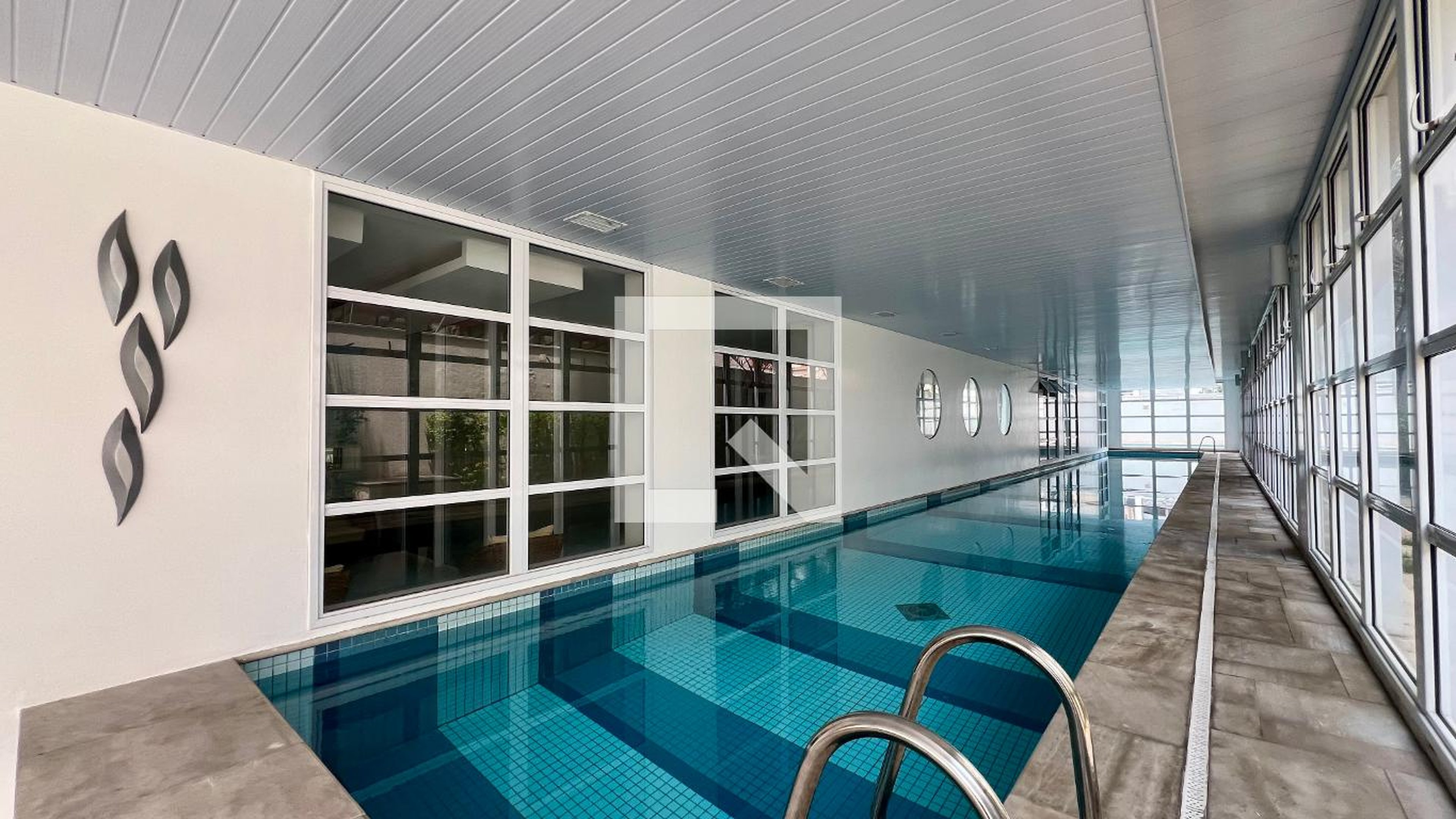 Piscina Coberta - Vitrine Mourato