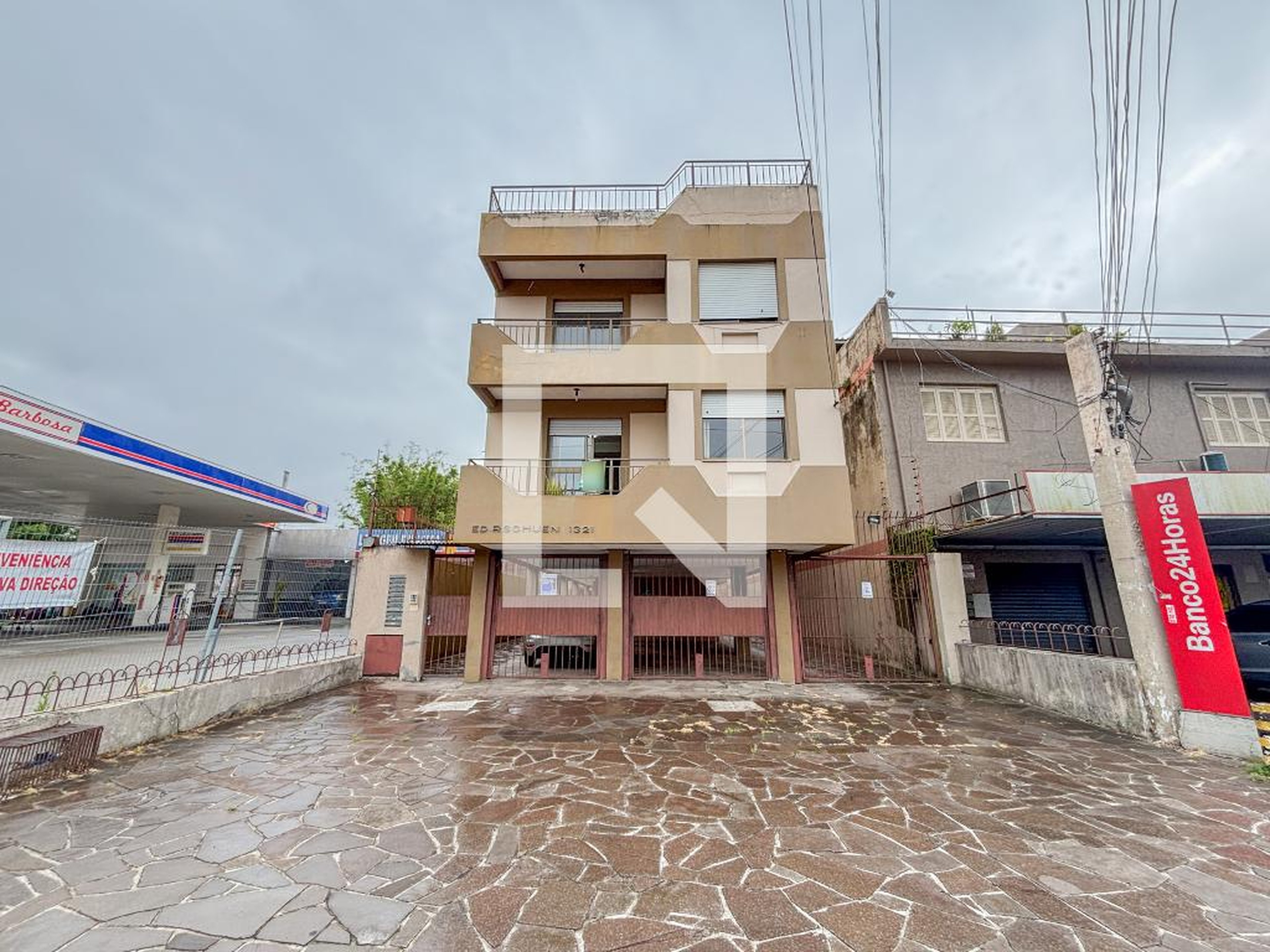 Fachada Condomínio em Avenida Doutor Carlos Barbosa, 1321