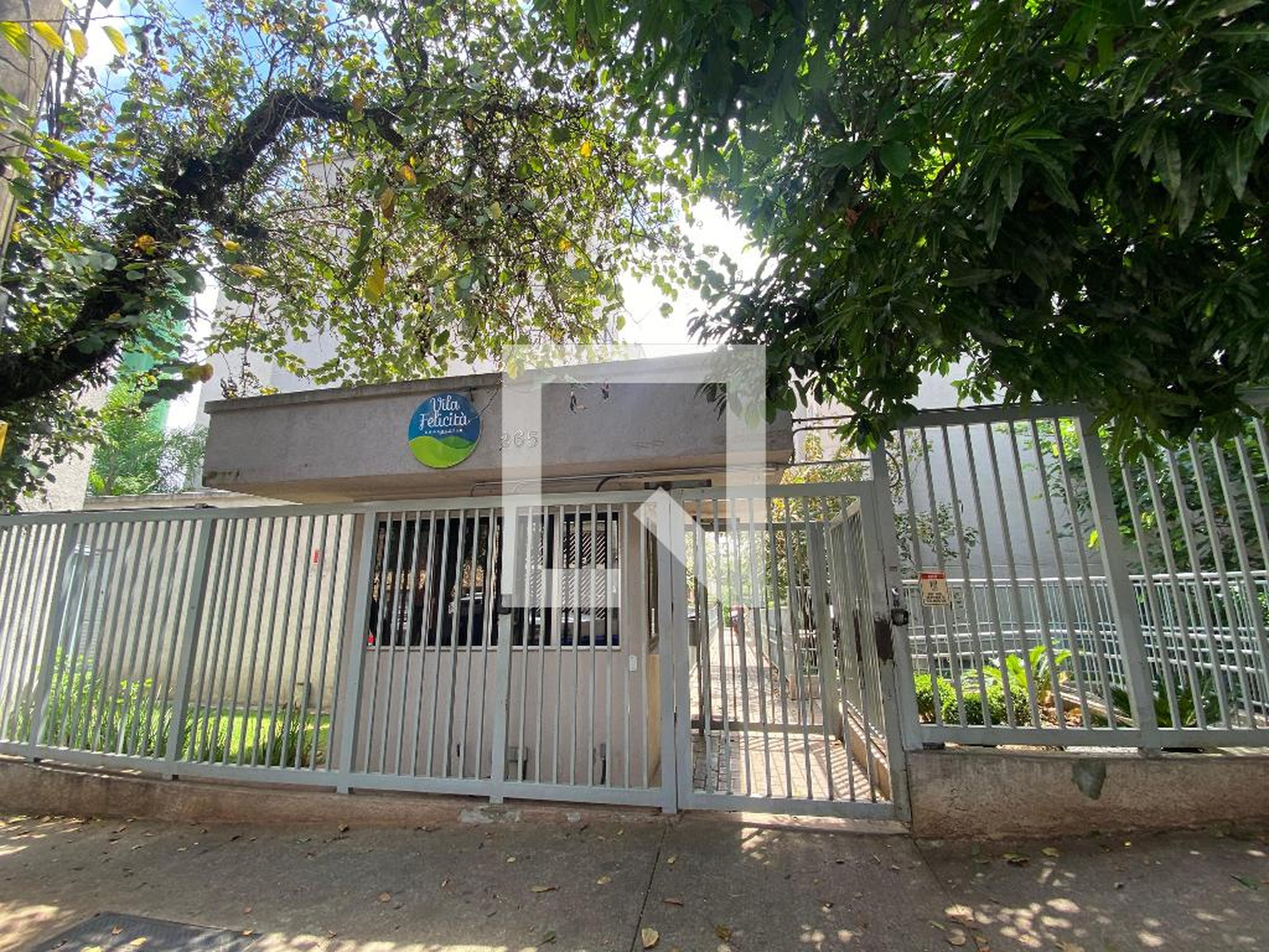 Fachada do Prédio Condomínio VILA FELICITA BONSUCESSO