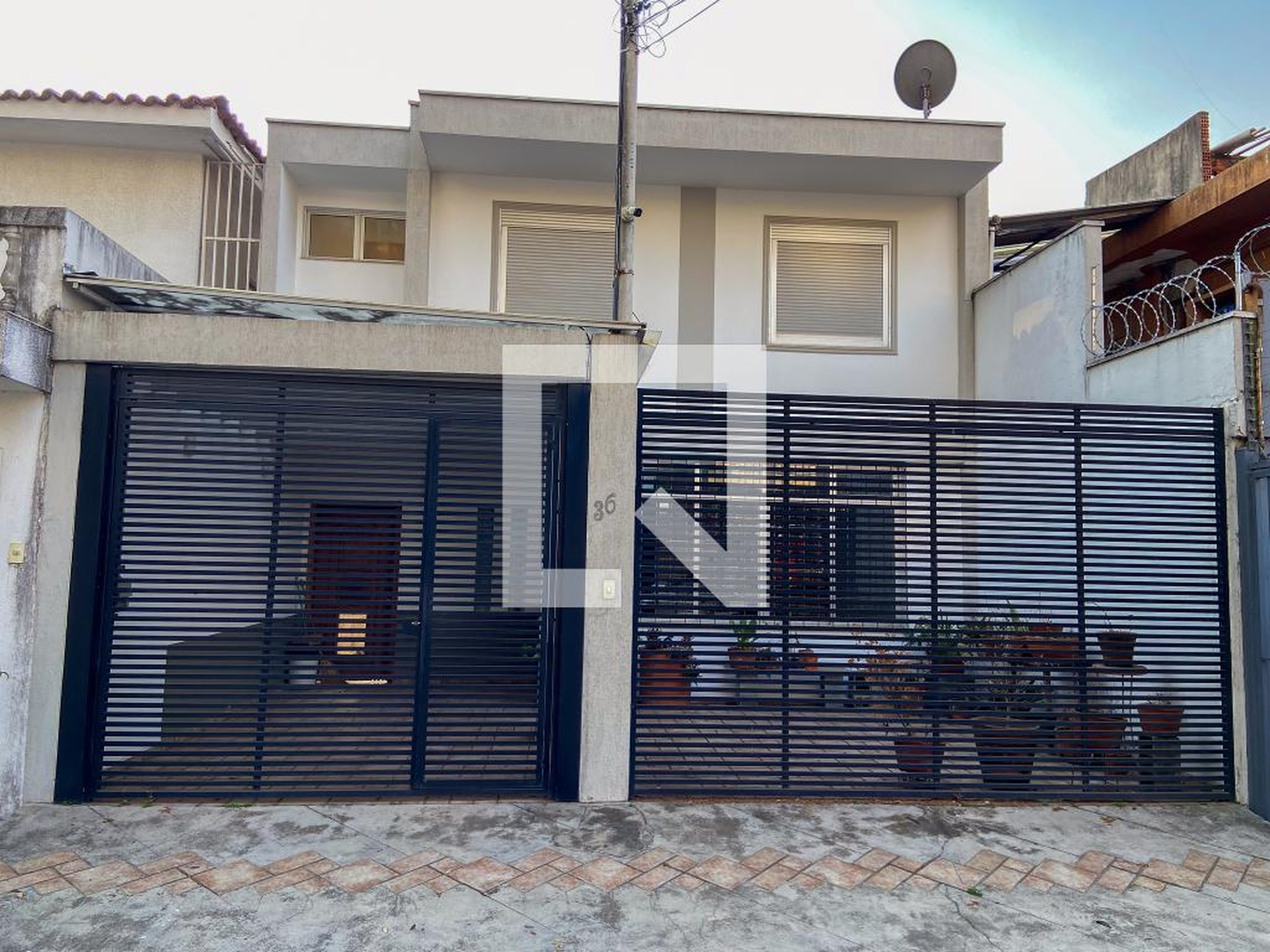 Fachada Condomínio em Rua Selma, 36