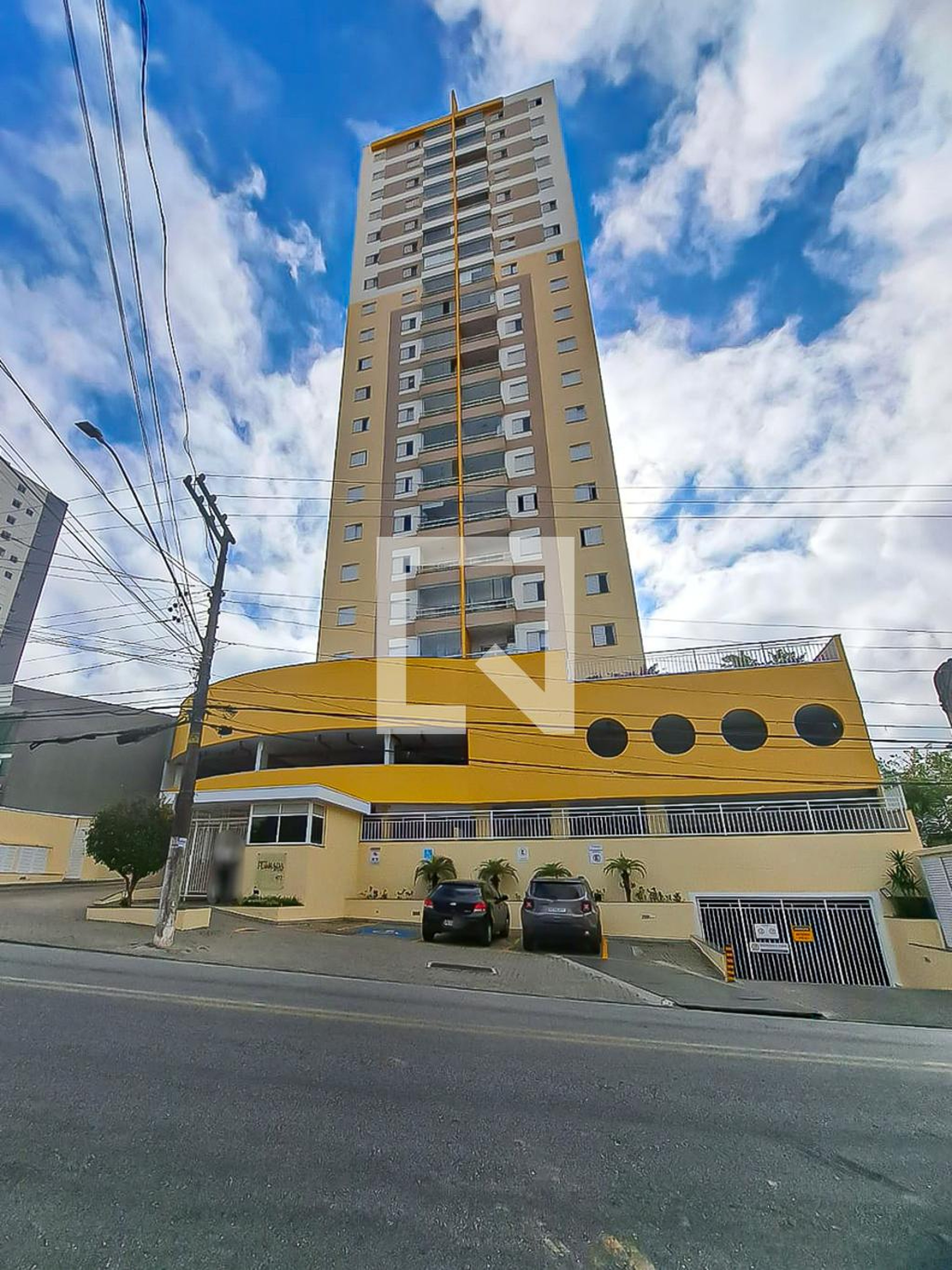 Fachada Condomínio em Rua Doutor Amâncio de Carvalho, 537