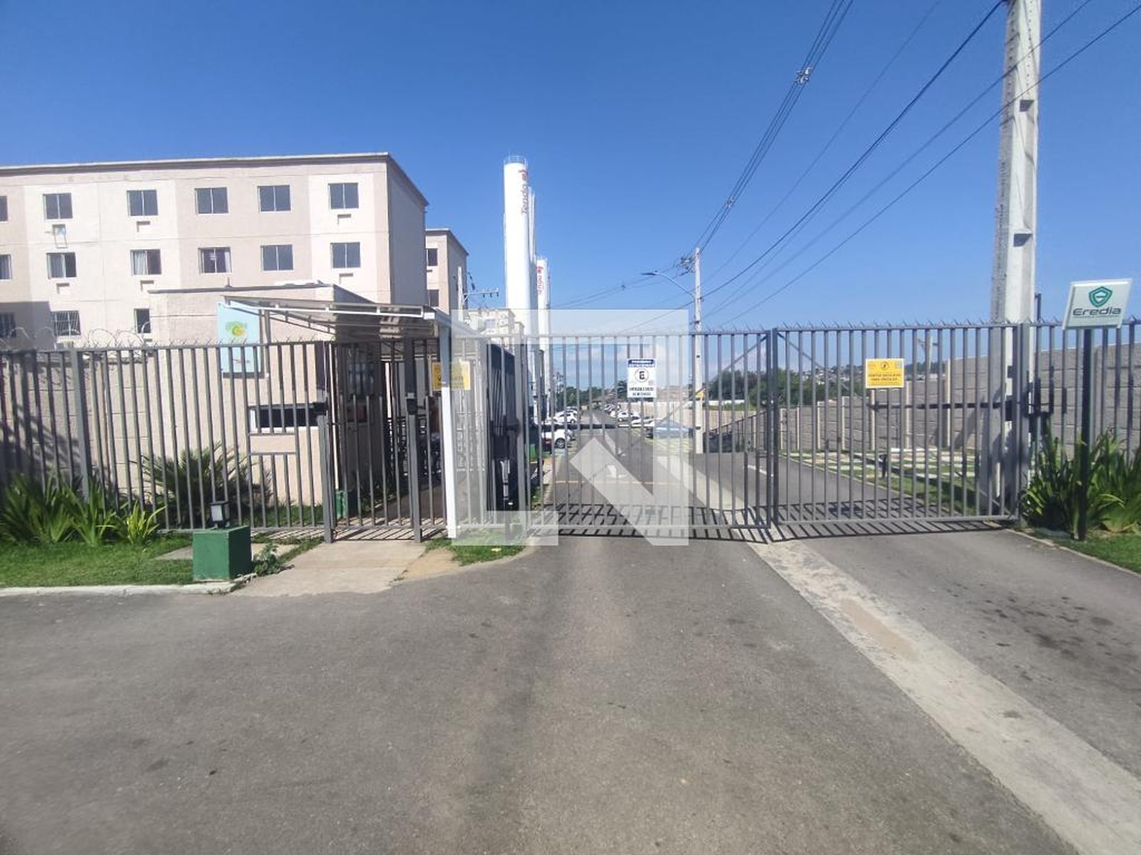 Fachada Condomínio em Rua Itaocara, 430