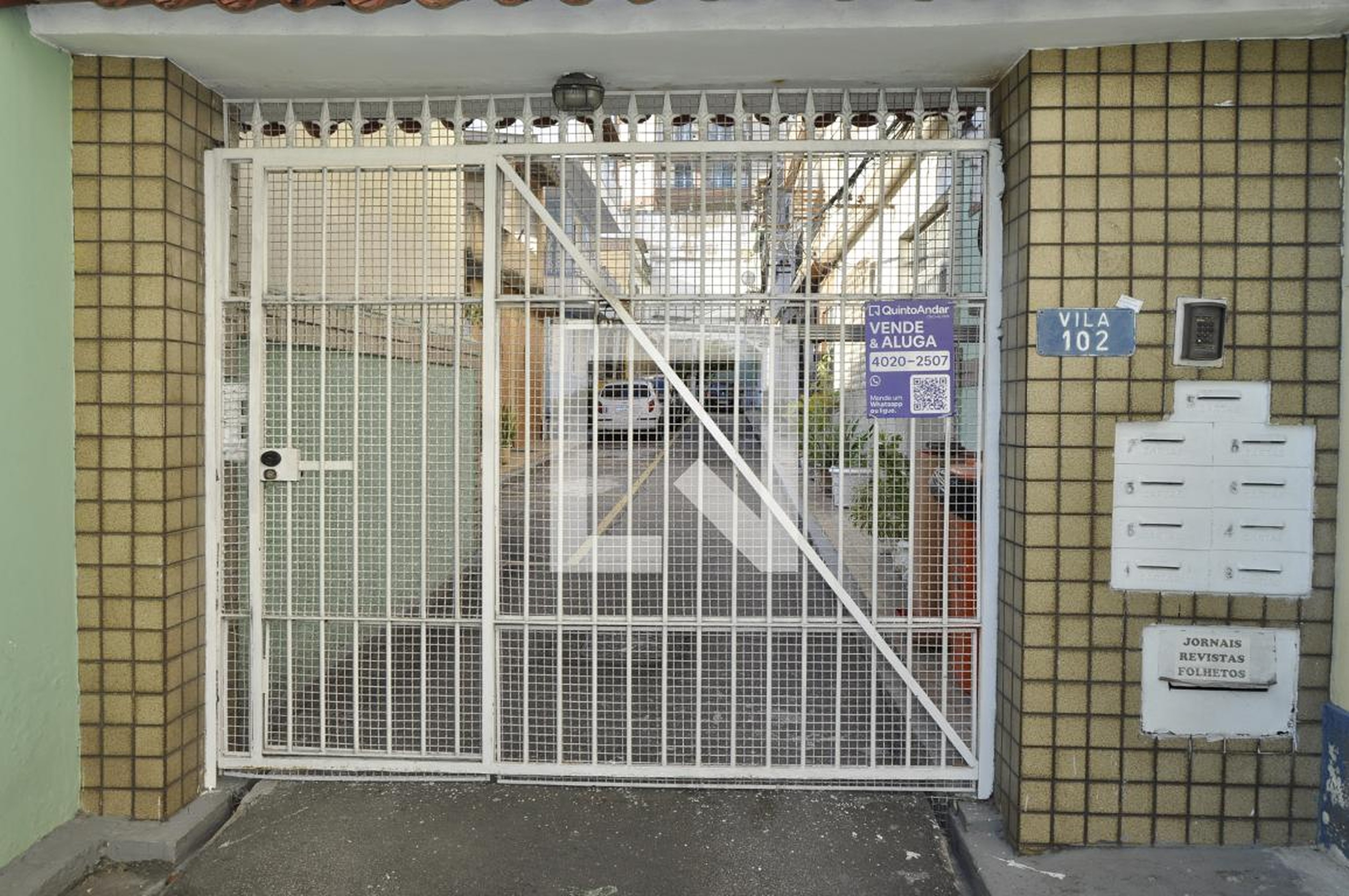 Fachada Condomínio em Rua Cirne Maia, 102