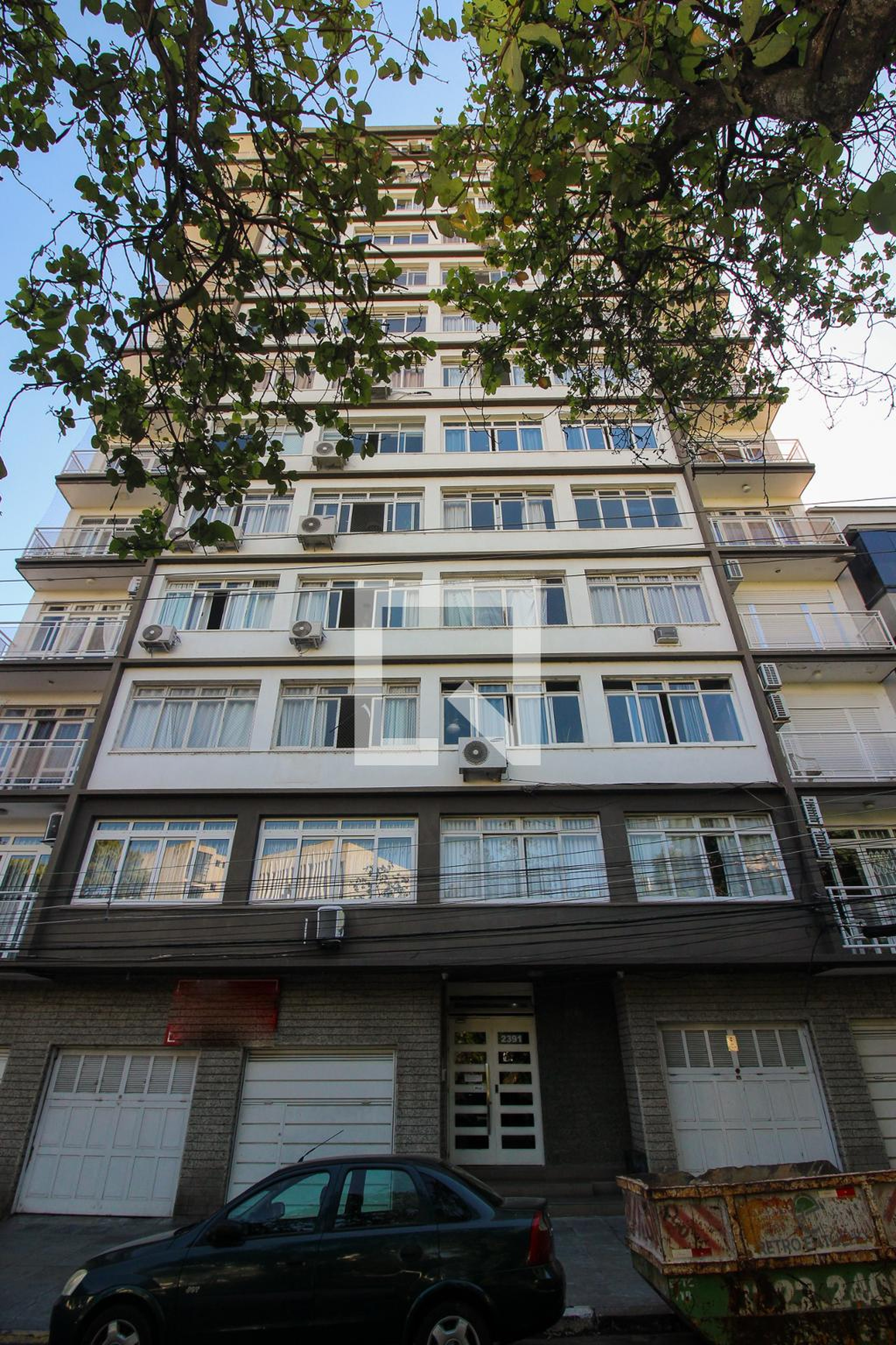 Fachada do Prédio Condomínio em Rua Ramiro Barcelos, 2391