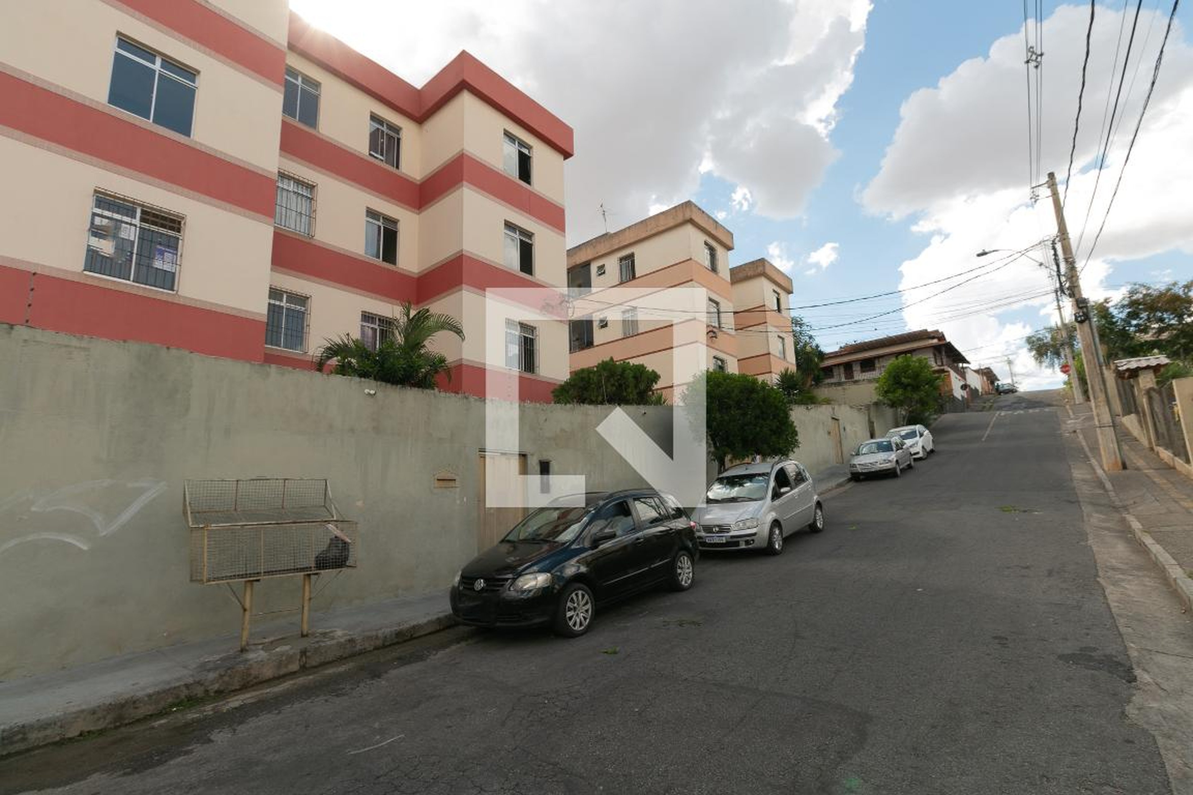 Fachada Condomínio em Rua Joinville, 645